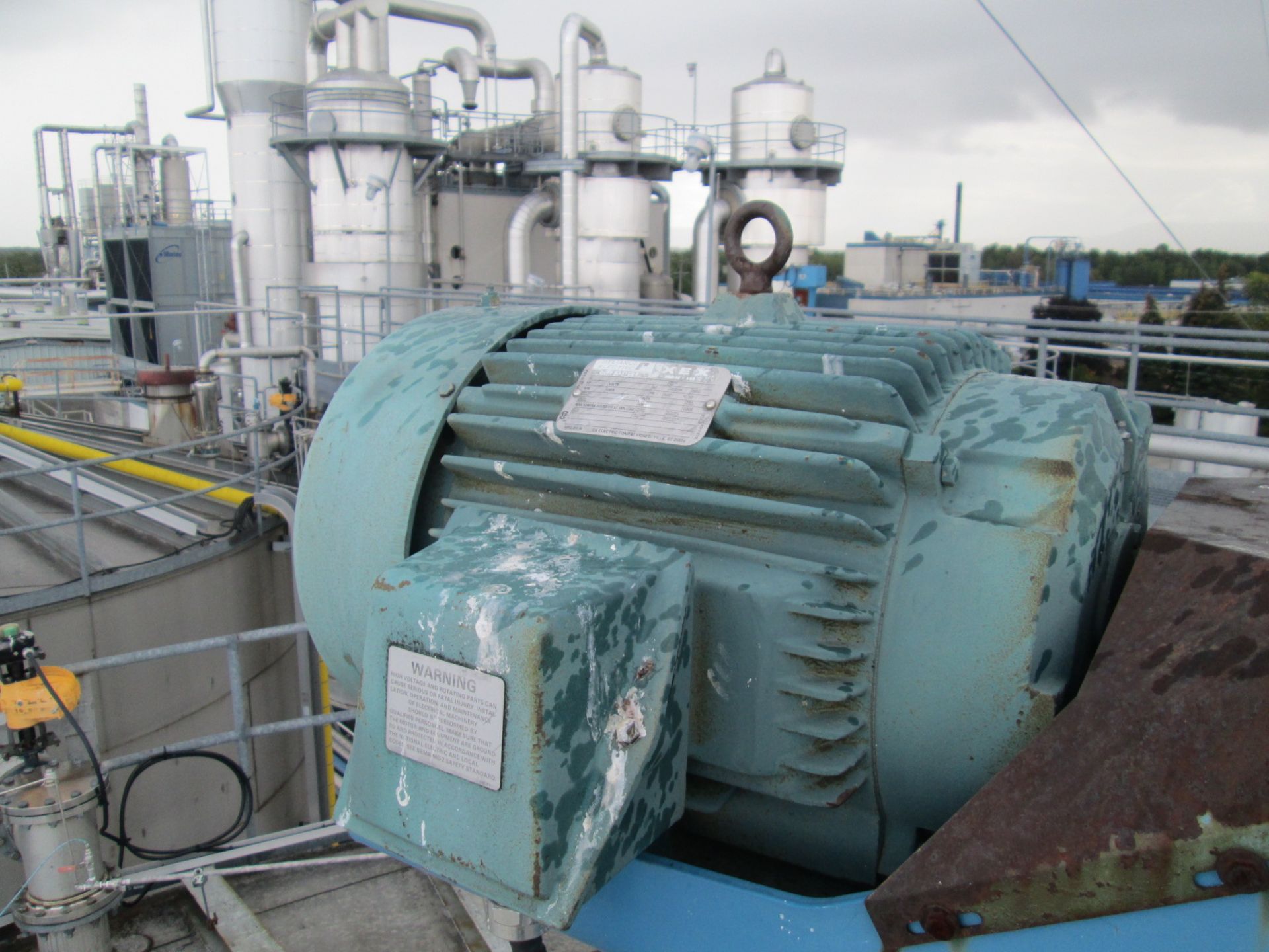 250,000 Gallon Stainless Steel Tank with Agitator - Image 8 of 15