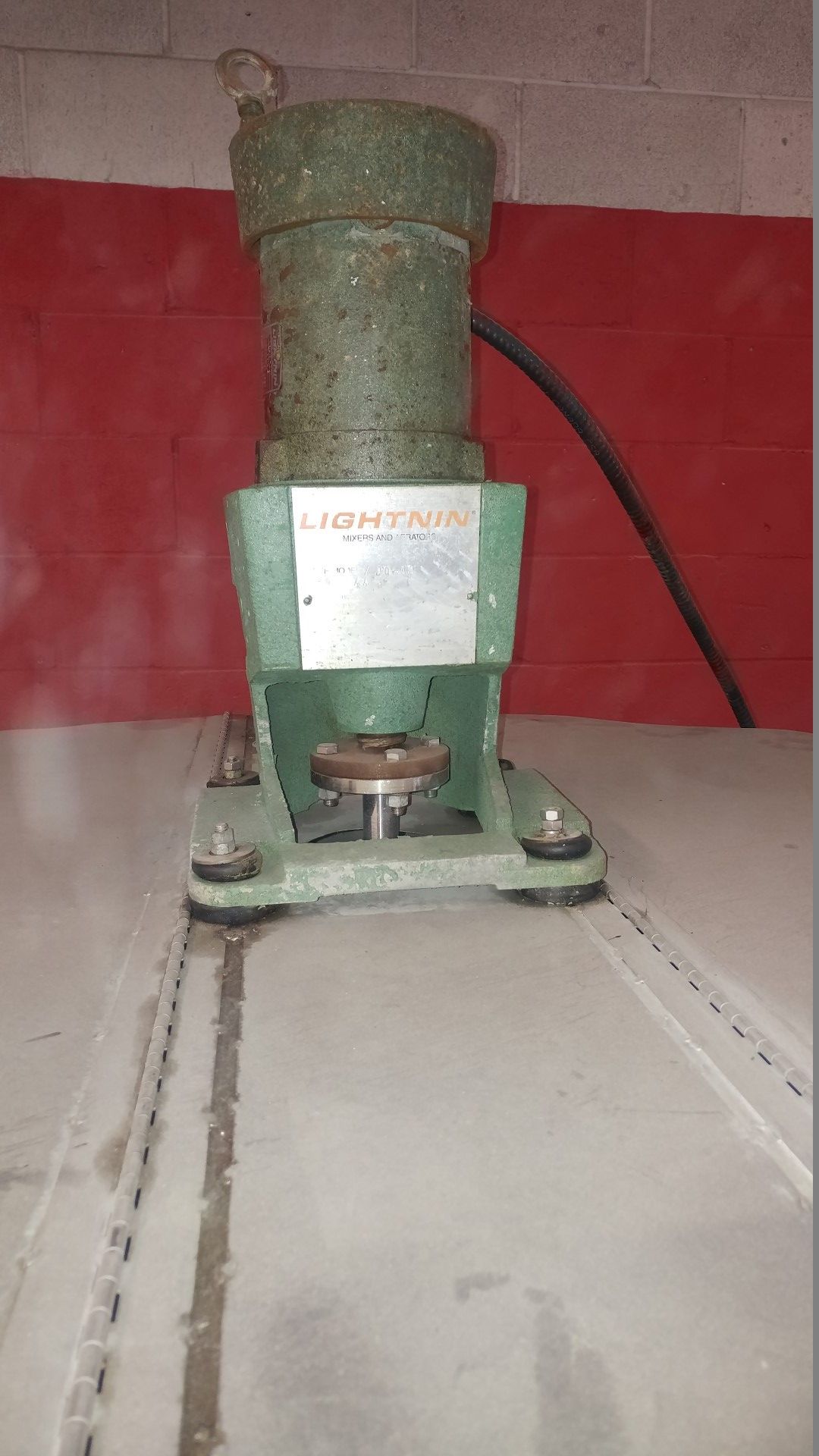 Tri Canada Single Wall Stainless Mixing tank with Lightnin Mixer ***See Auctioneers Note*** - Image 5 of 10