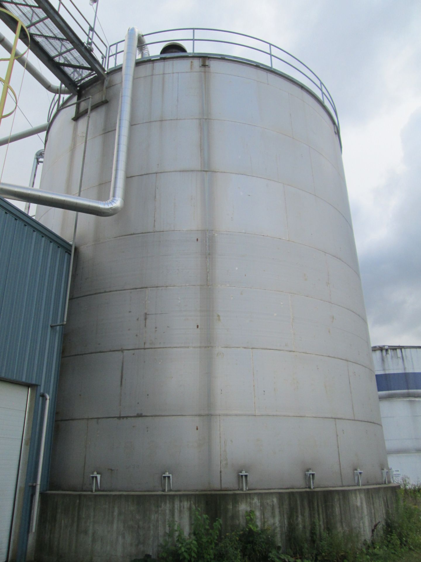 360,000 Gallon Stainless Steel Tank with Chemineer Agitator.