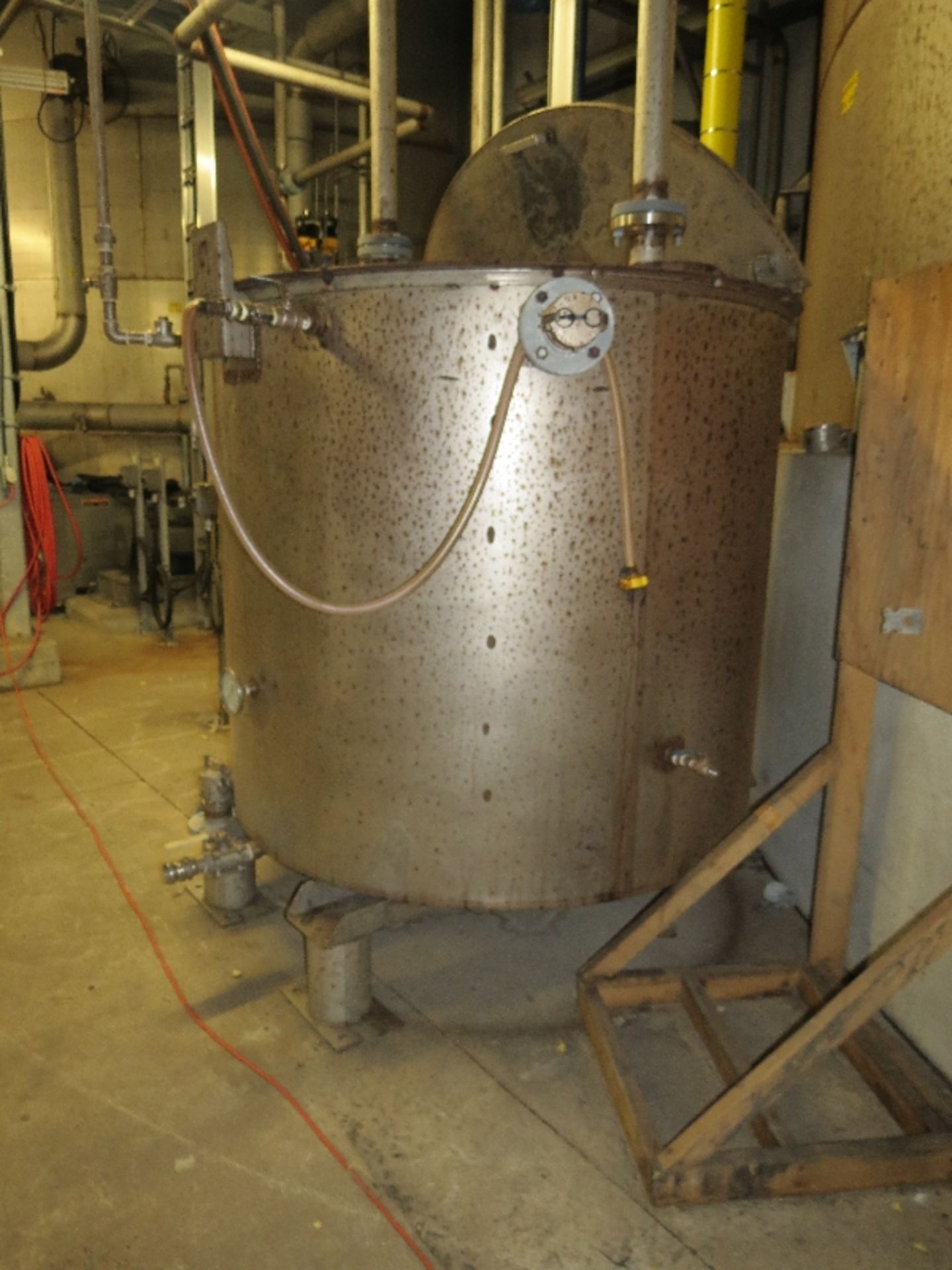 Stainless Steel Tank Approx 1800 Gallons - Image 2 of 4