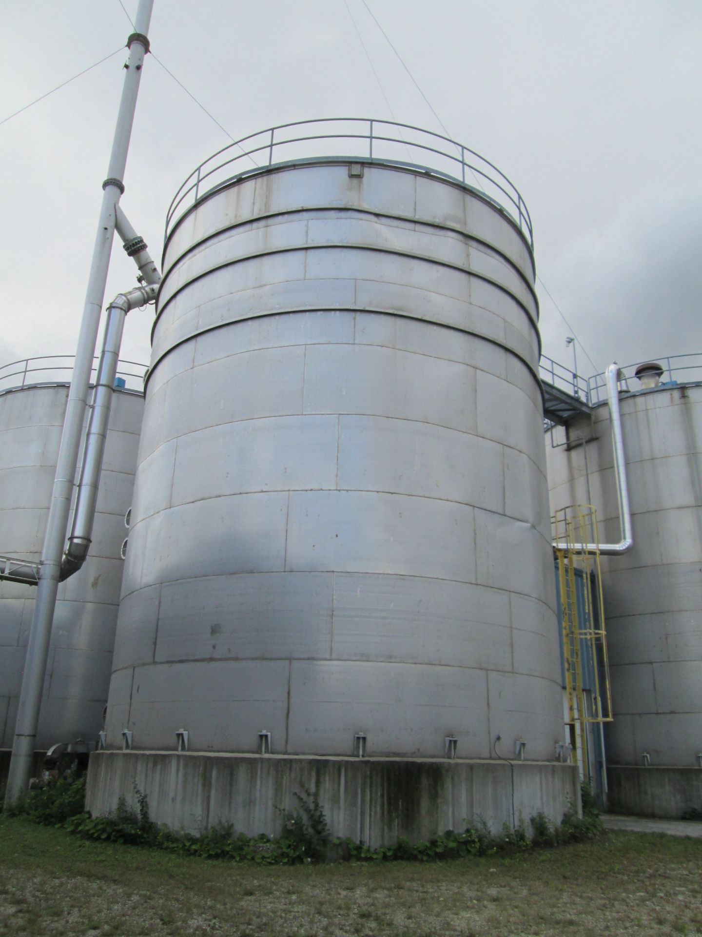 250,000 Gallon Stainless Steel Tank with Agitator