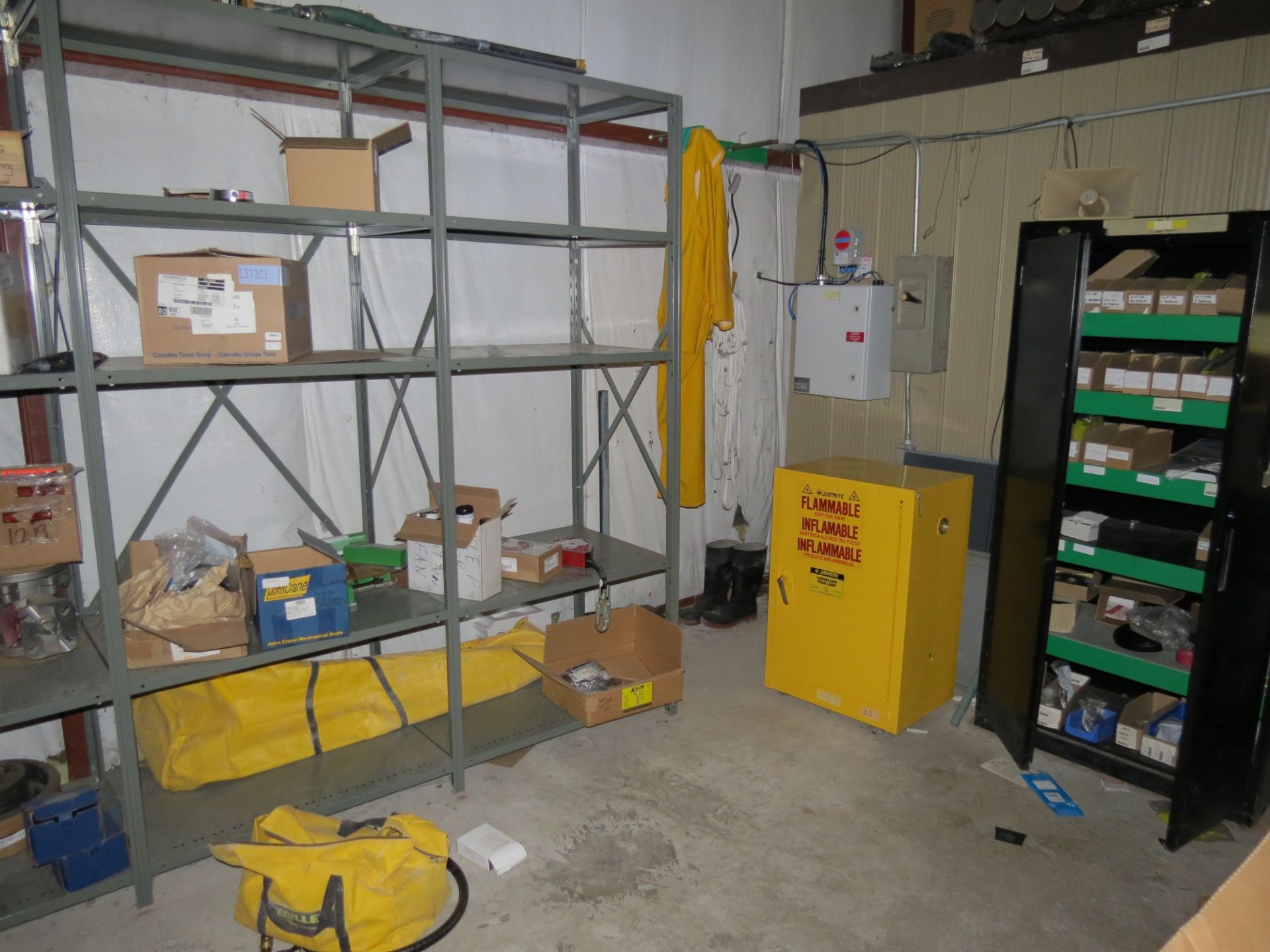 Shop Stores Cage and Contents - Image 2 of 11