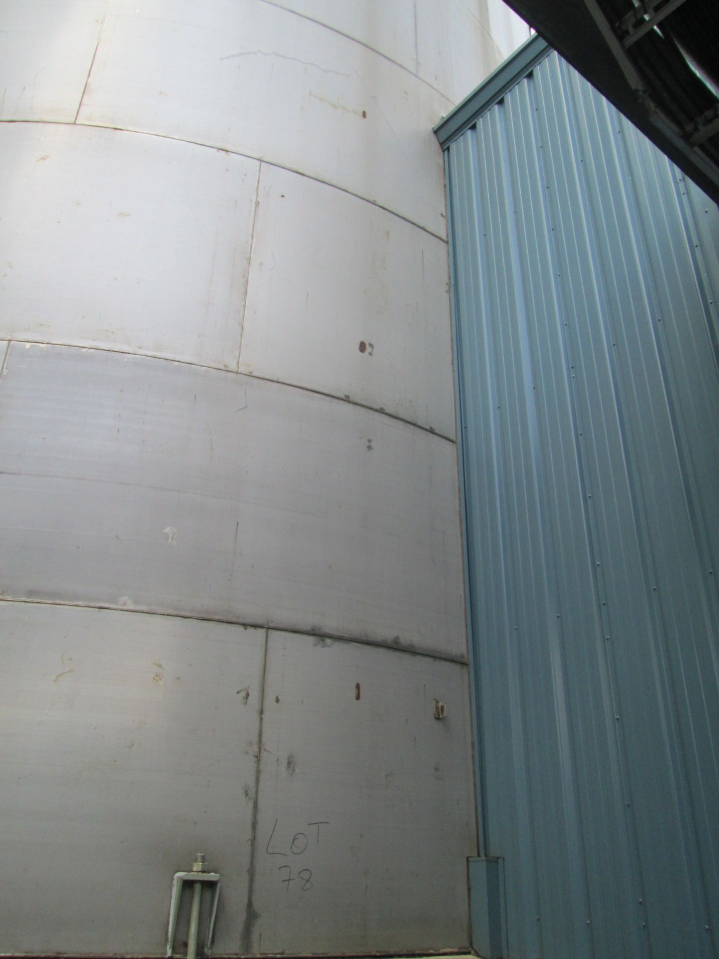 250,000 Gallon Stainless Steel Tank with Agitator - Image 3 of 13