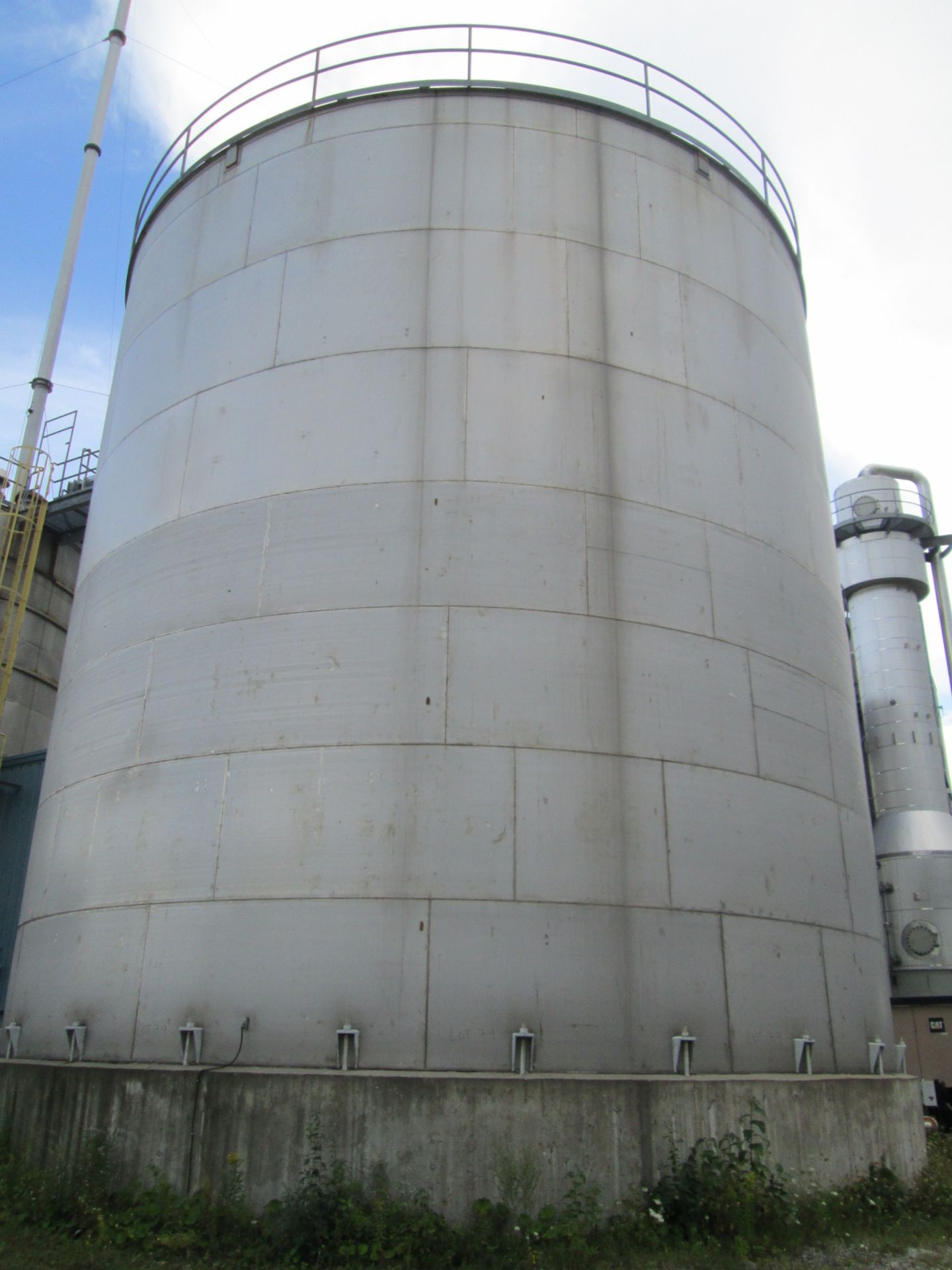 360,000 Gallon Stainless Steel Tank with Chemineer Agitator. - Image 3 of 14