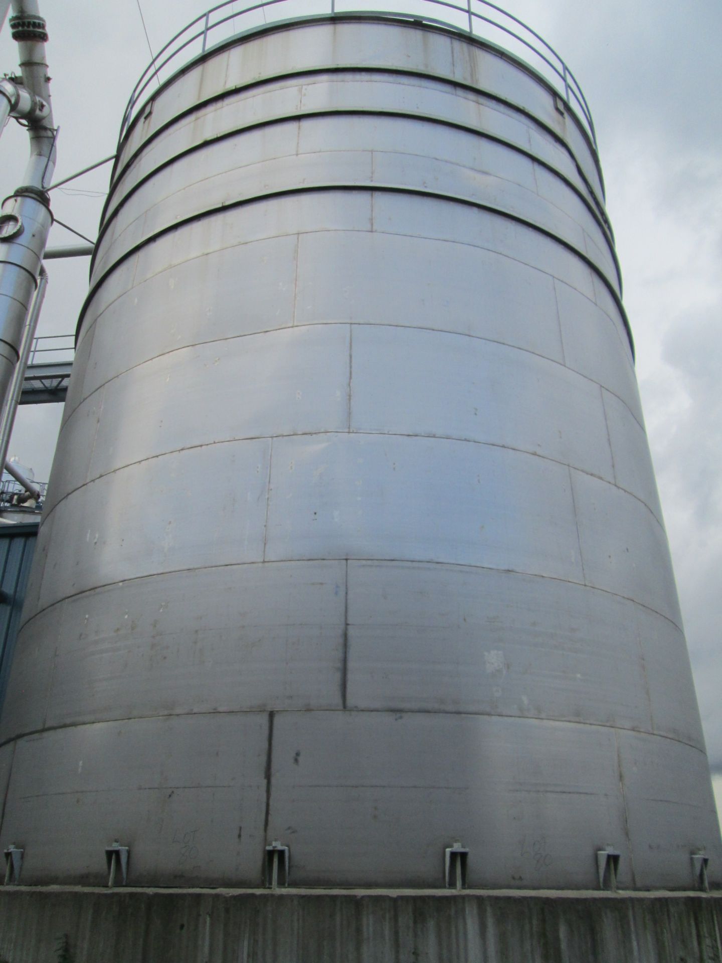 250,000 Gallon Stainless Steel Tank with Agitator - Image 3 of 15