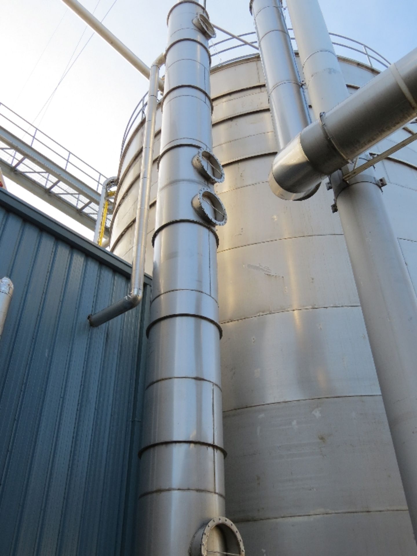 C02 Scrubber with Blowers and Stainless Steel Column and Exhaust Stack - Image 15 of 22