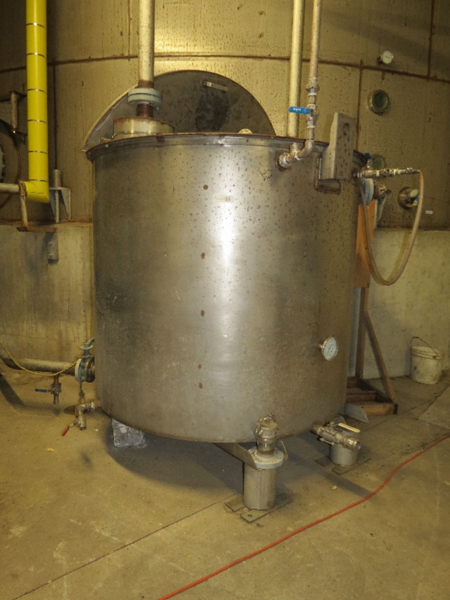 Stainless Steel Tank Approx 1800 Gallons