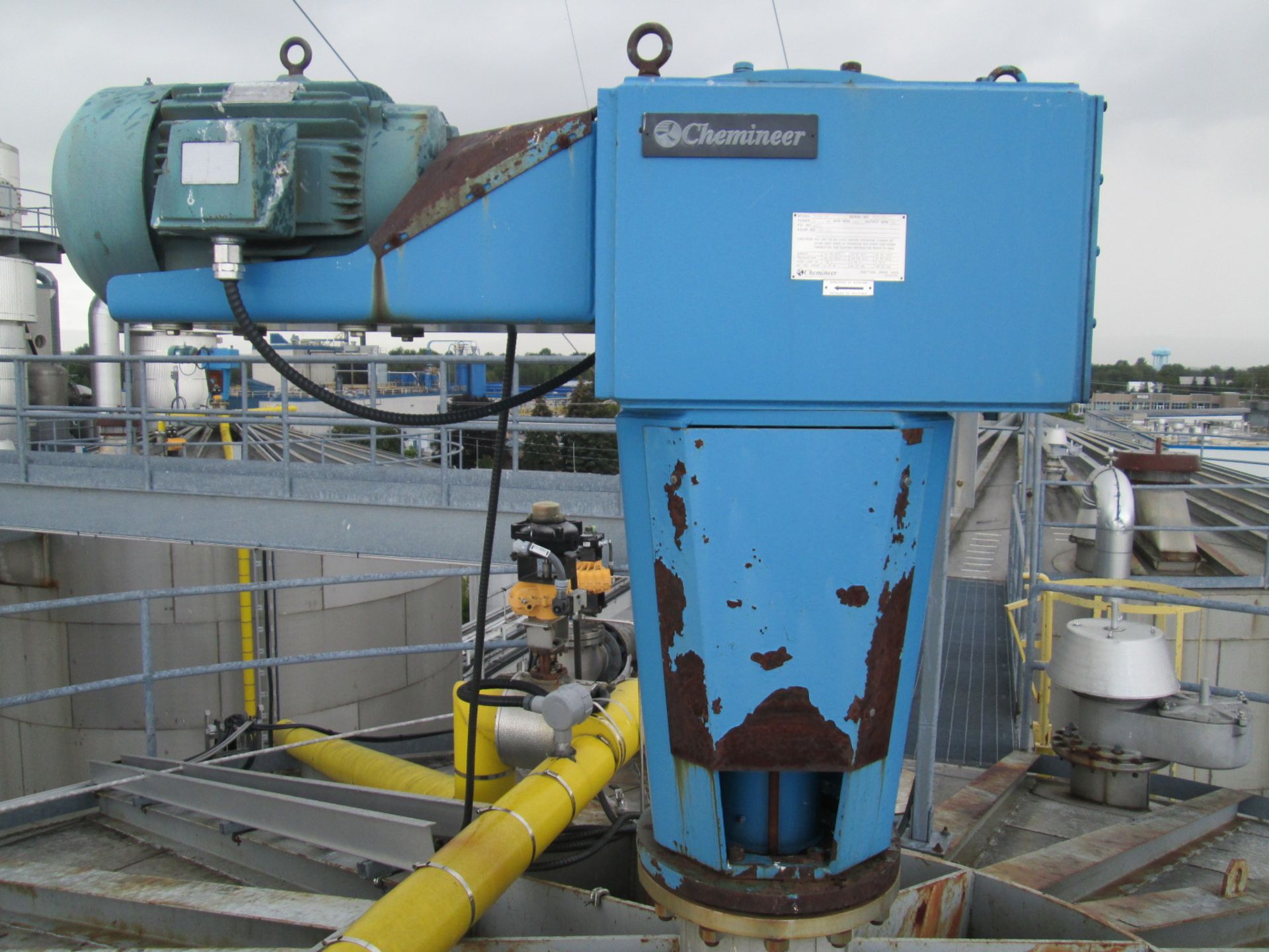 250,000 Gallon Stainless Steel Tank with Agitator - Image 6 of 15