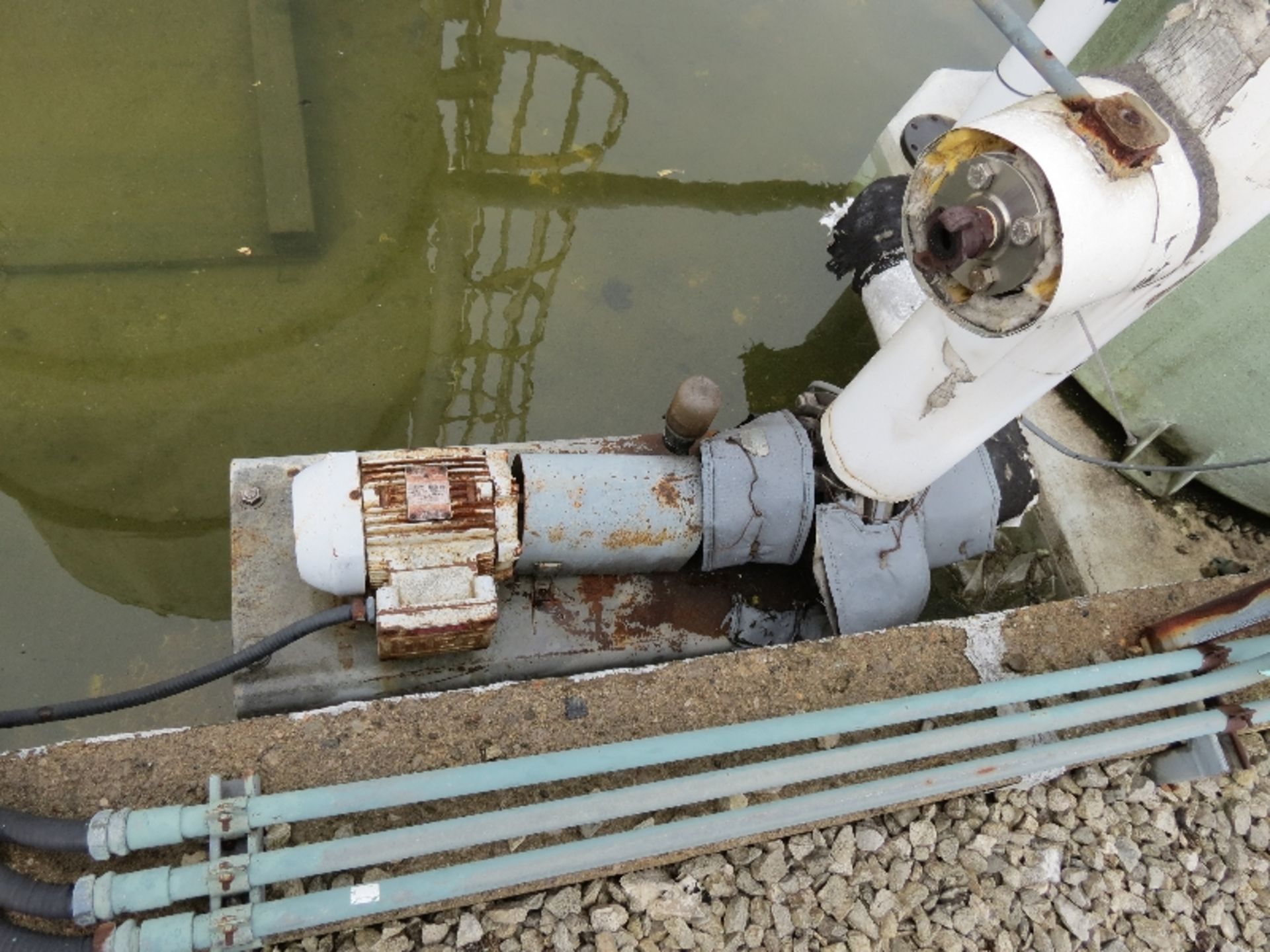 Ammonium Hydroxide Storage Tank,  TK-212, Lot includes pumps, Possible Fiberglass construction - Image 4 of 6