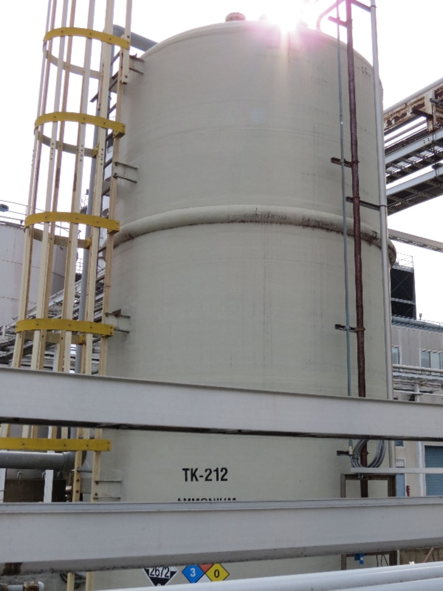 Ammonium Hydroxide Storage Tank,  TK-212, Lot includes pumps, Possible Fiberglass construction - Image 2 of 6