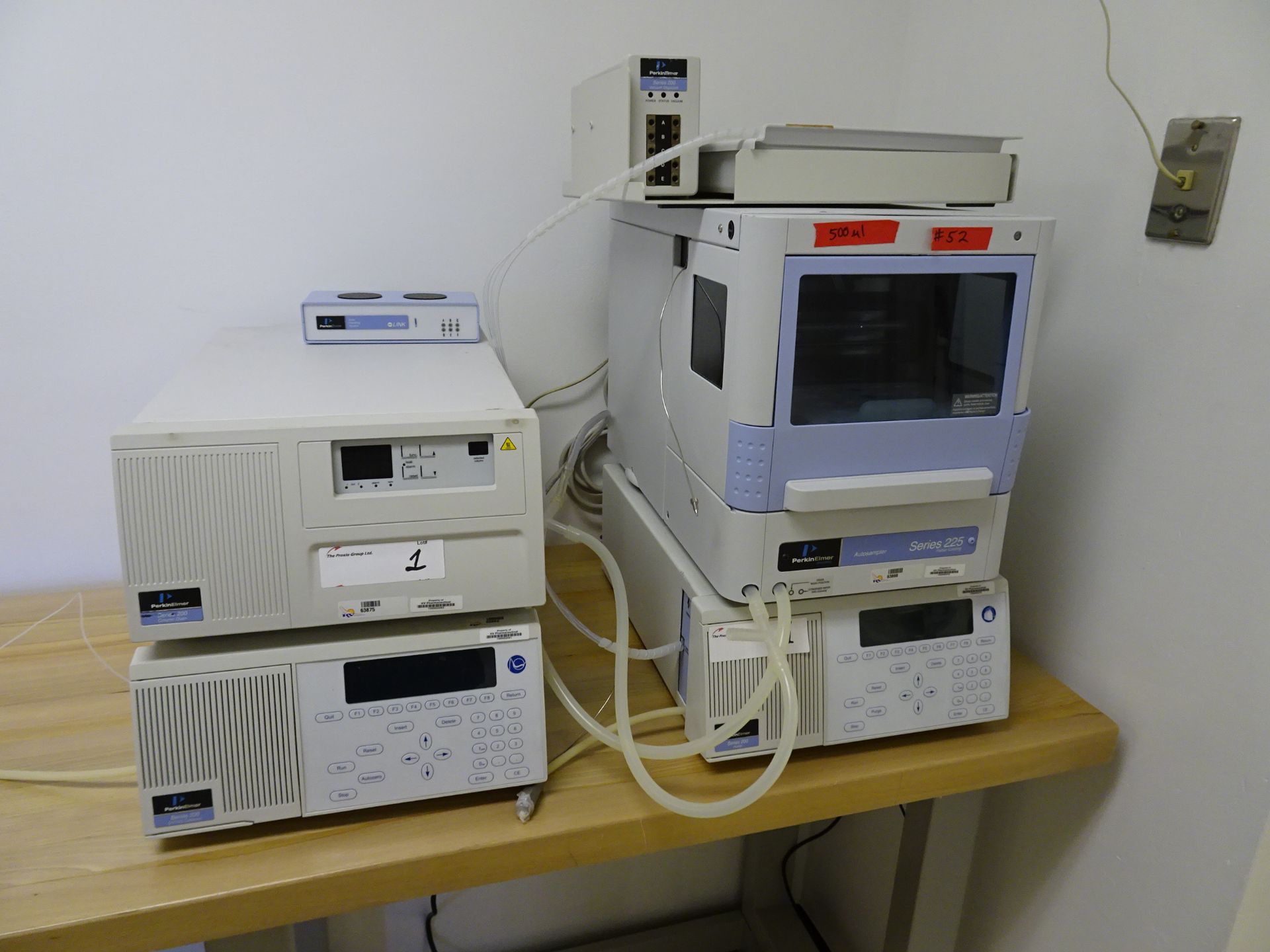 Perkin Elmer 200 Series Model HPLC With (1) Model Series 225 HPLC Peltier Auto Sampler, (1) Model