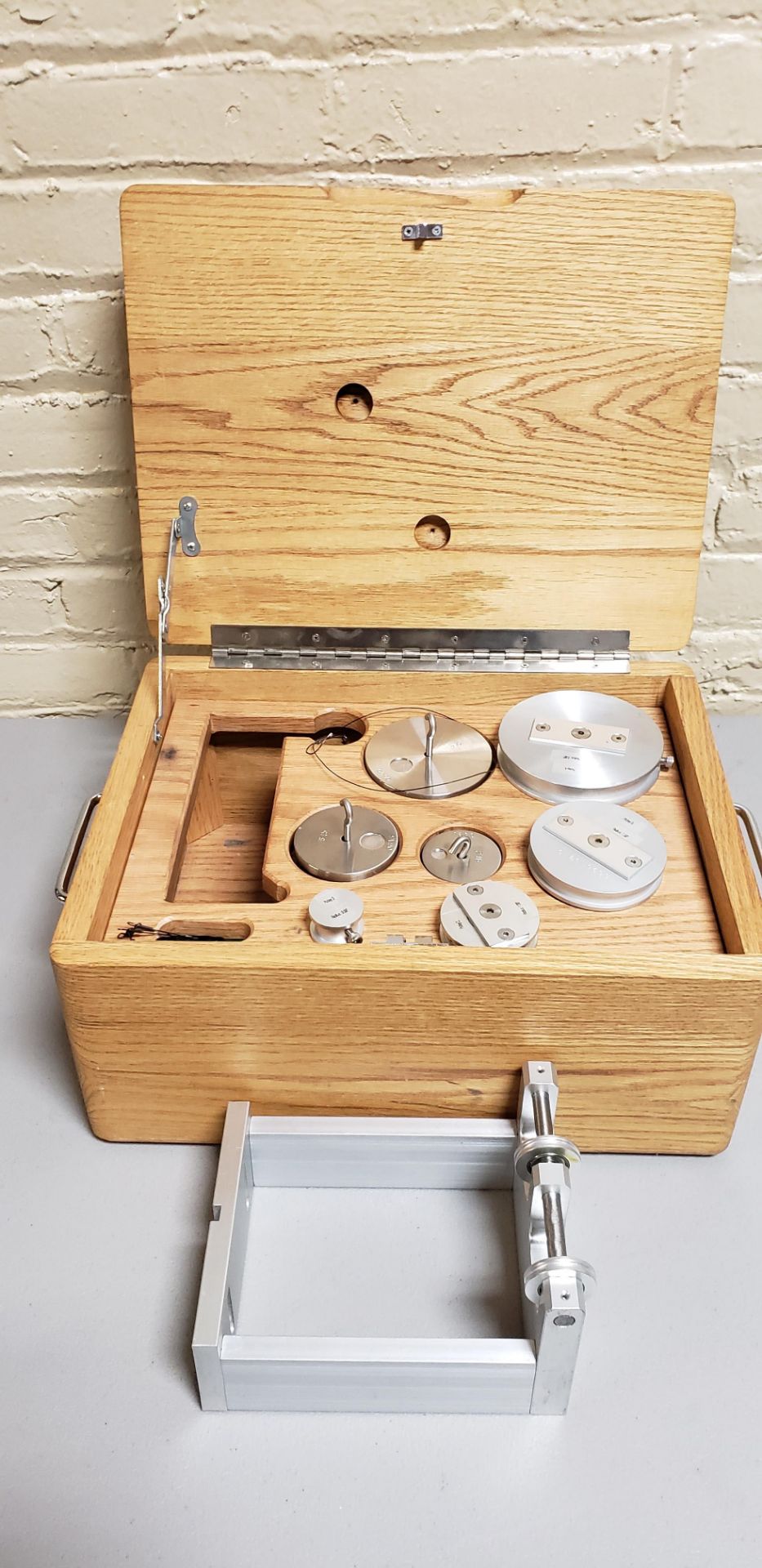 Calibration Kit with Pulleys and Stainless Steel Hook Weights