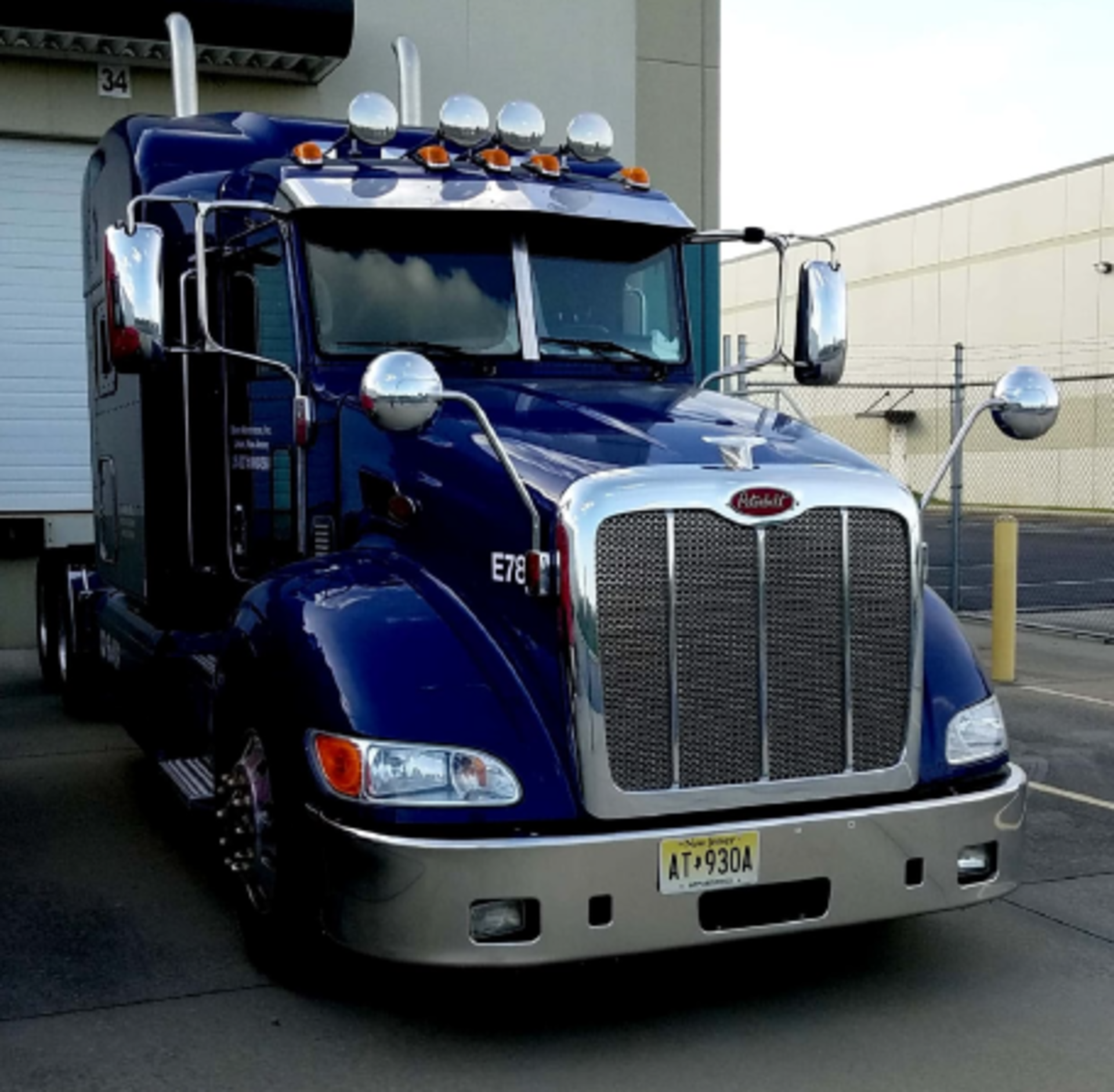 2016 PETERBILT 386 Armored Truck with Sleeper Compartment - 500 HP - Image 2 of 5