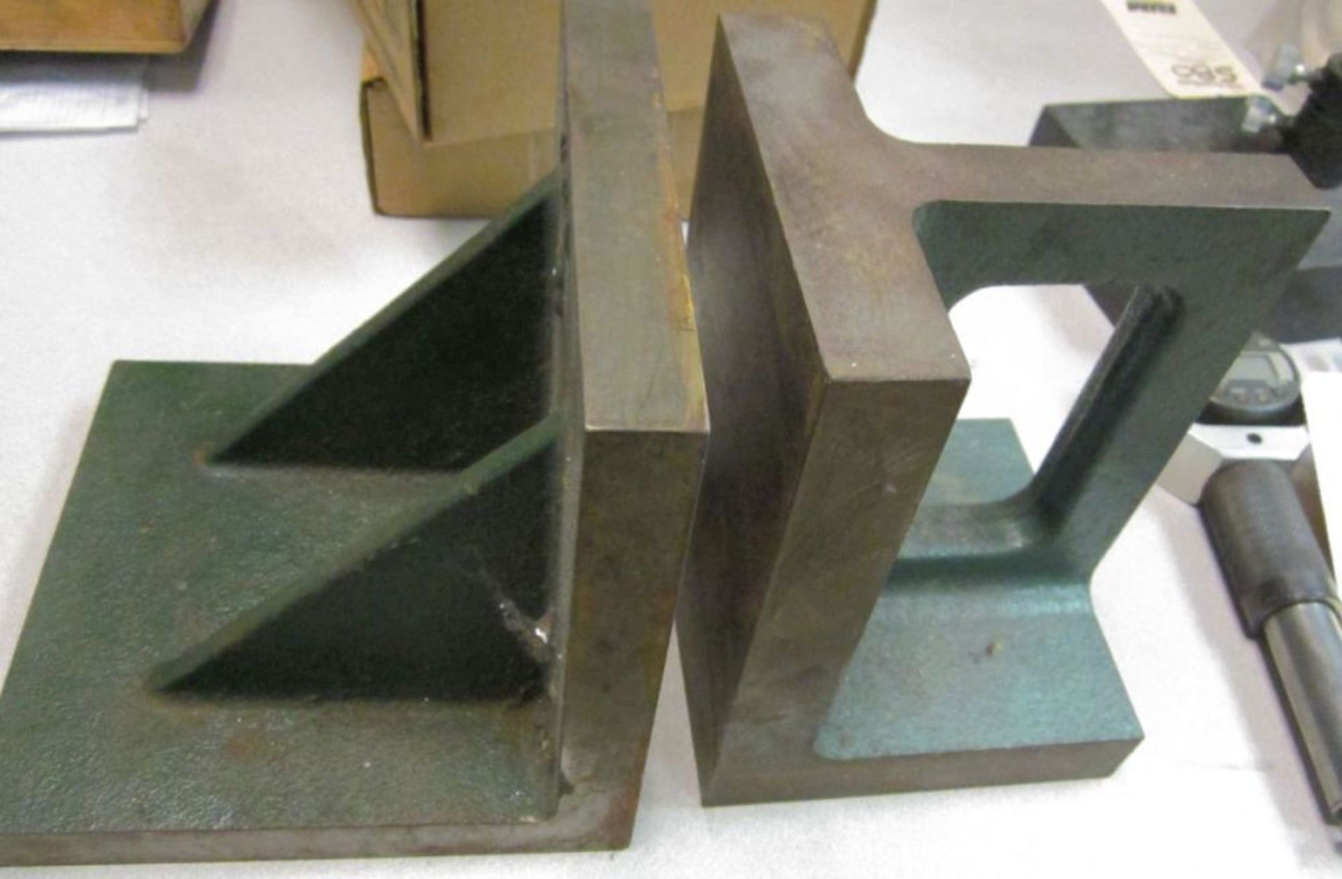 2 ANGLE BLOCKS