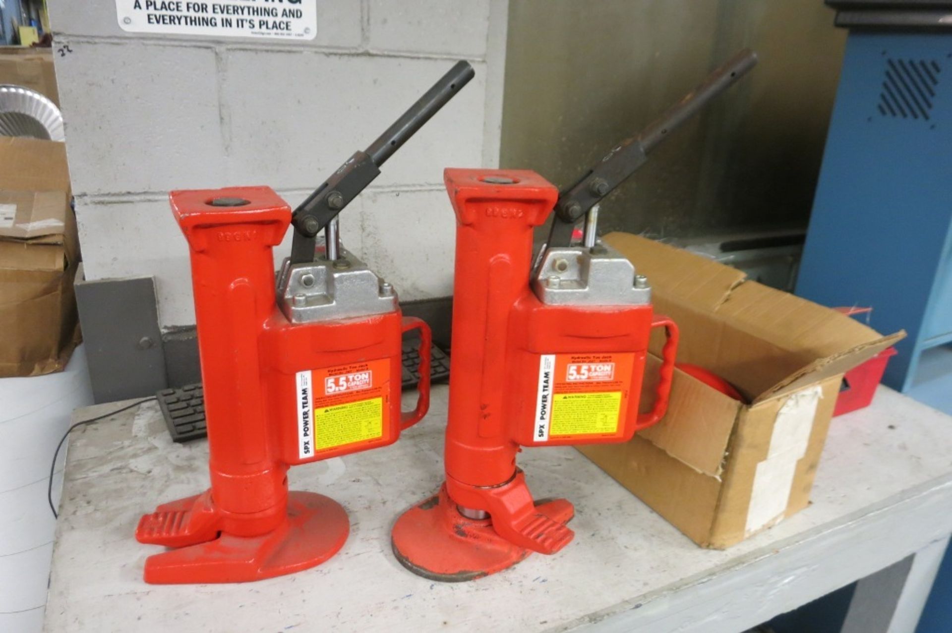 Hydraulic Toe Jacks - Image 3 of 3