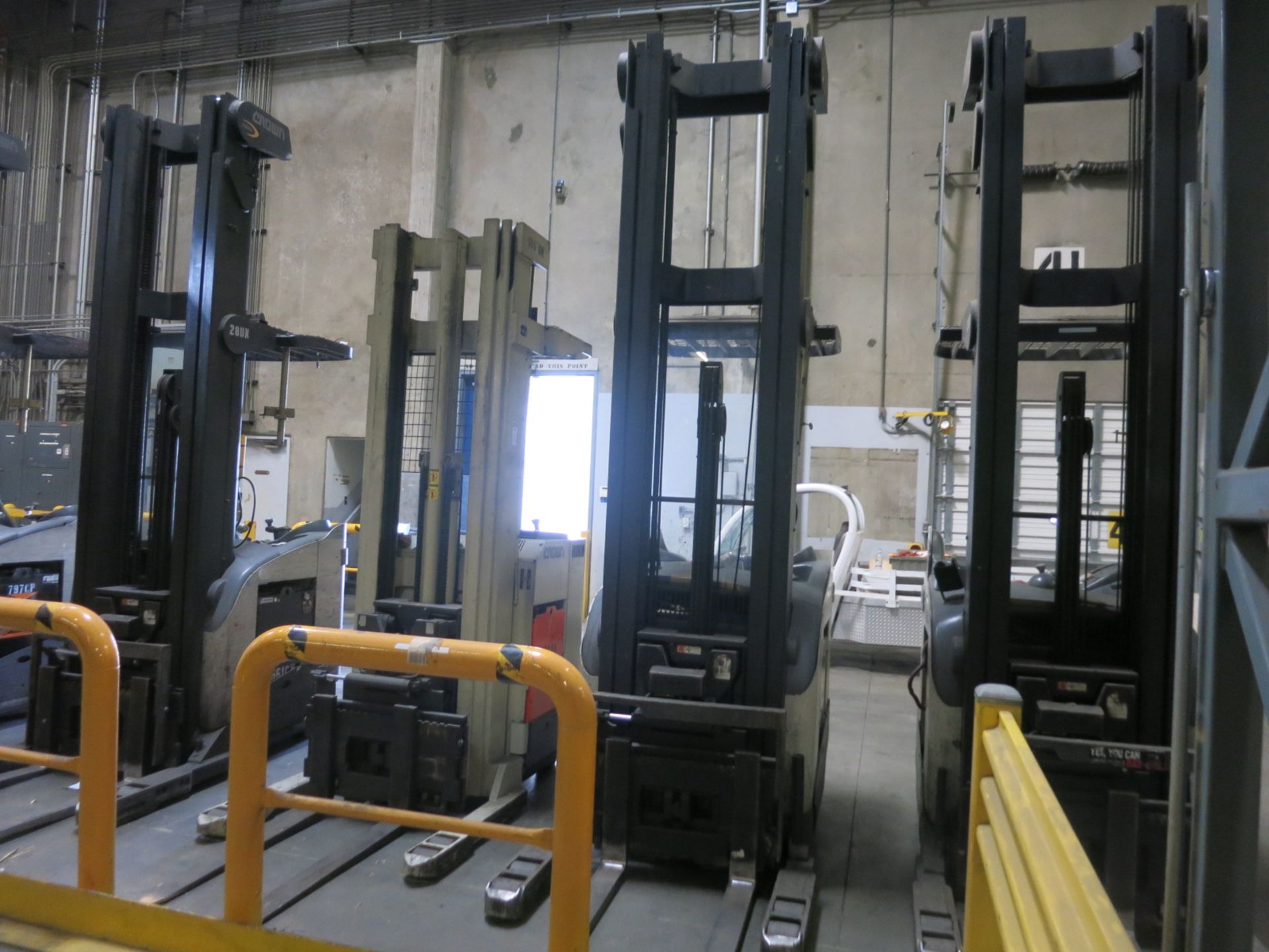 Forklift - Image 2 of 3