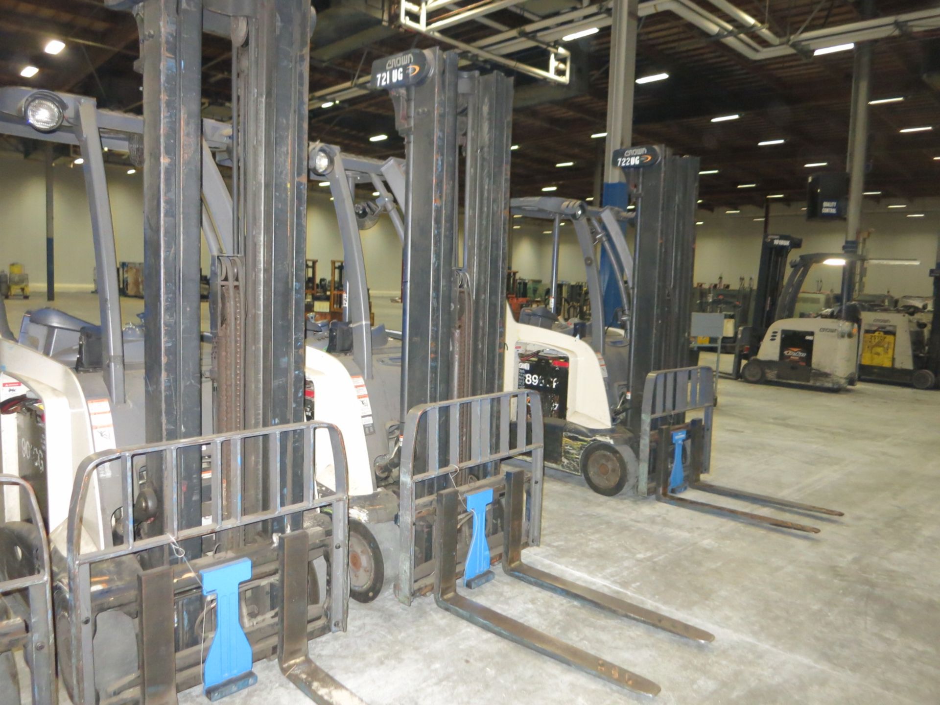 Forklift - Image 2 of 2