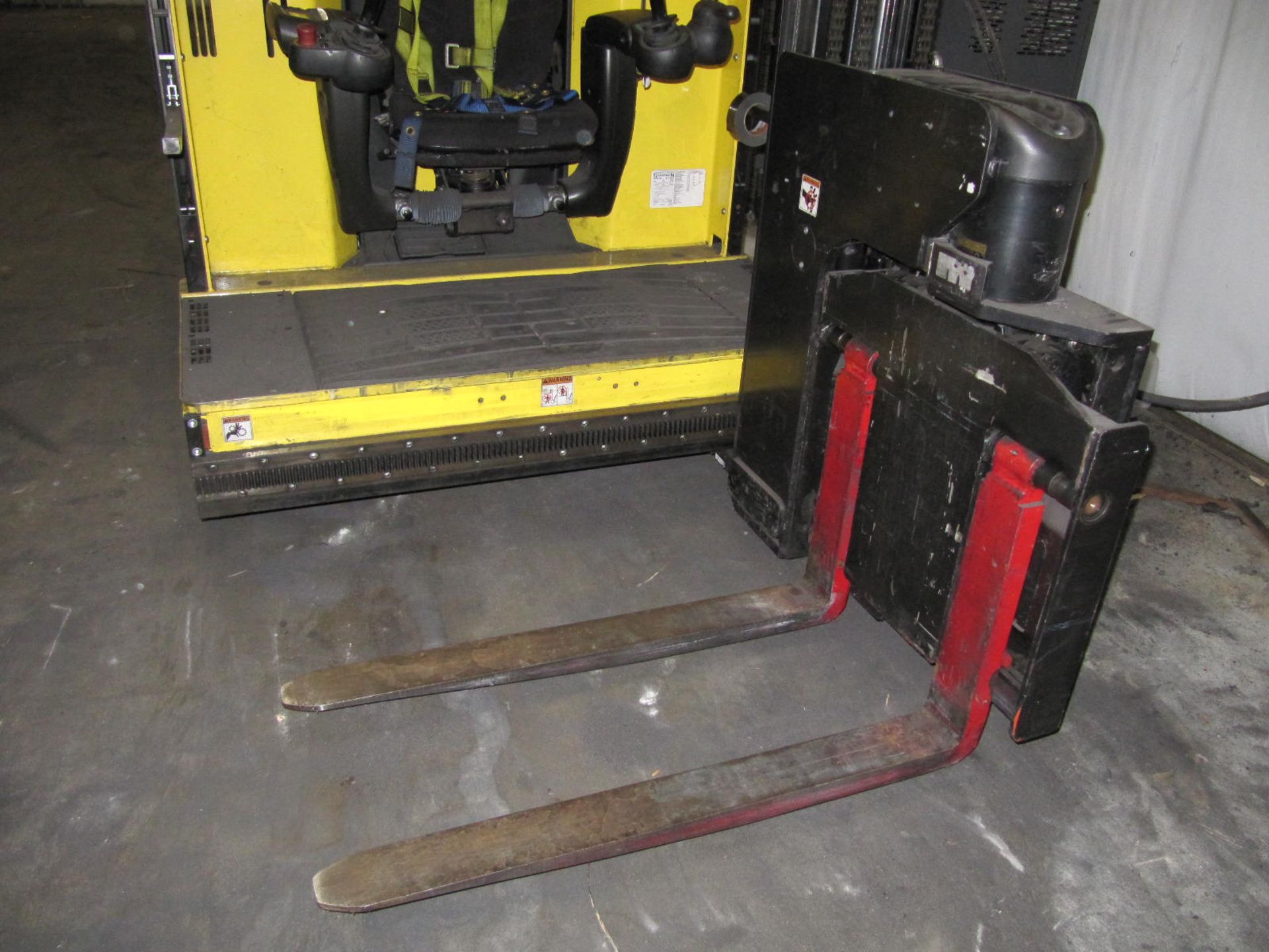 Electric Turret Forklift - Image 3 of 4