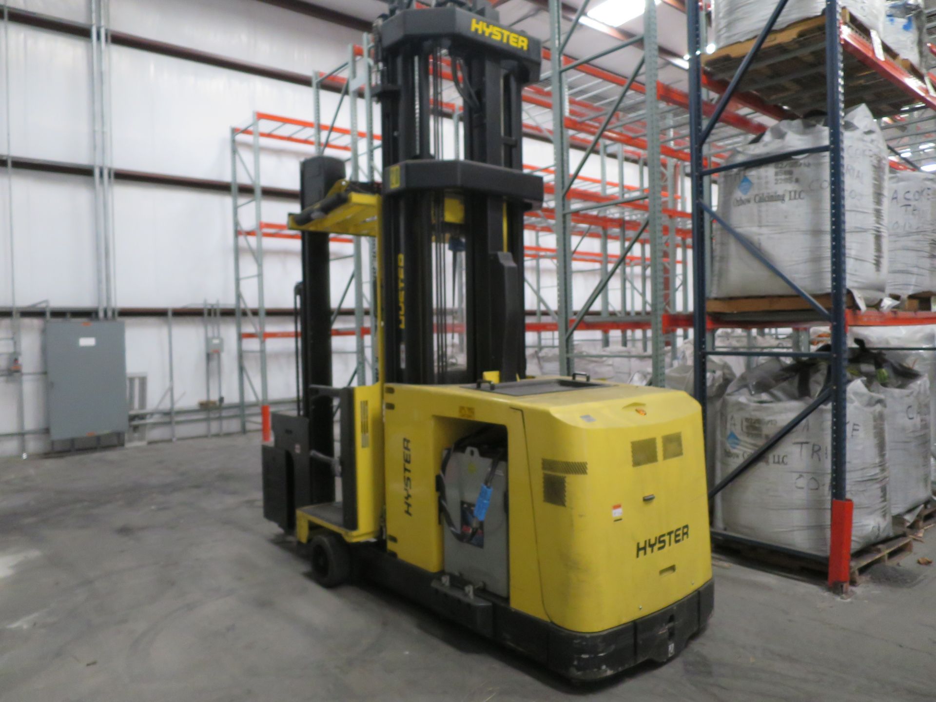 Electric Turret Forklift - Image 2 of 4