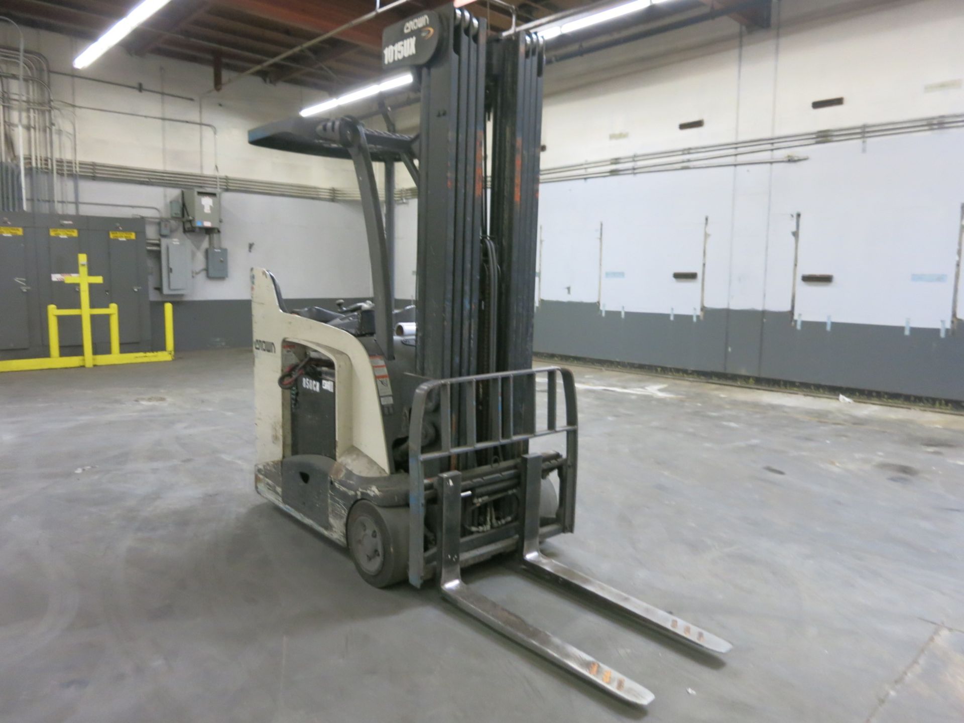 Forklift - Image 2 of 3