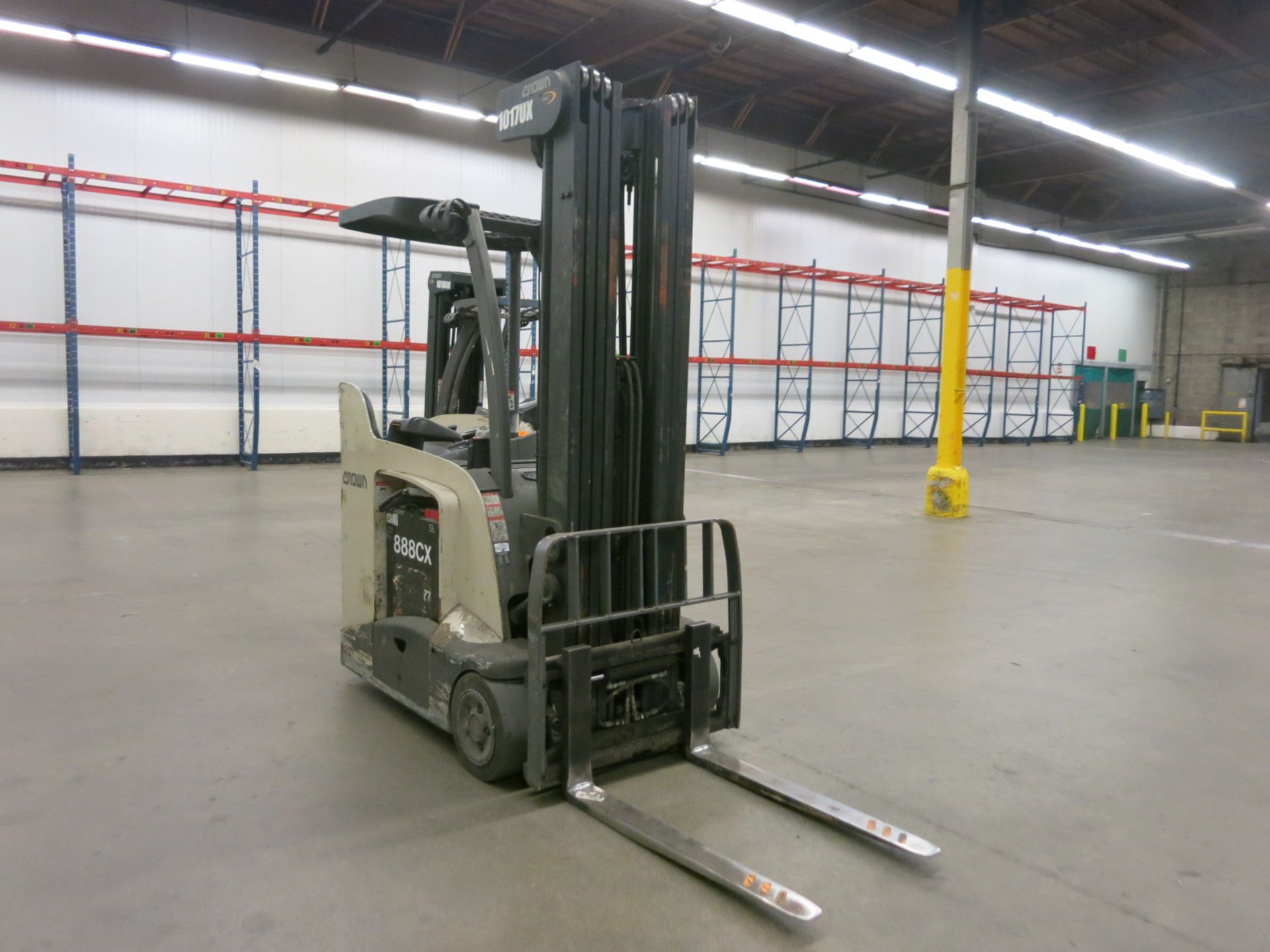 Forklift - Image 2 of 3