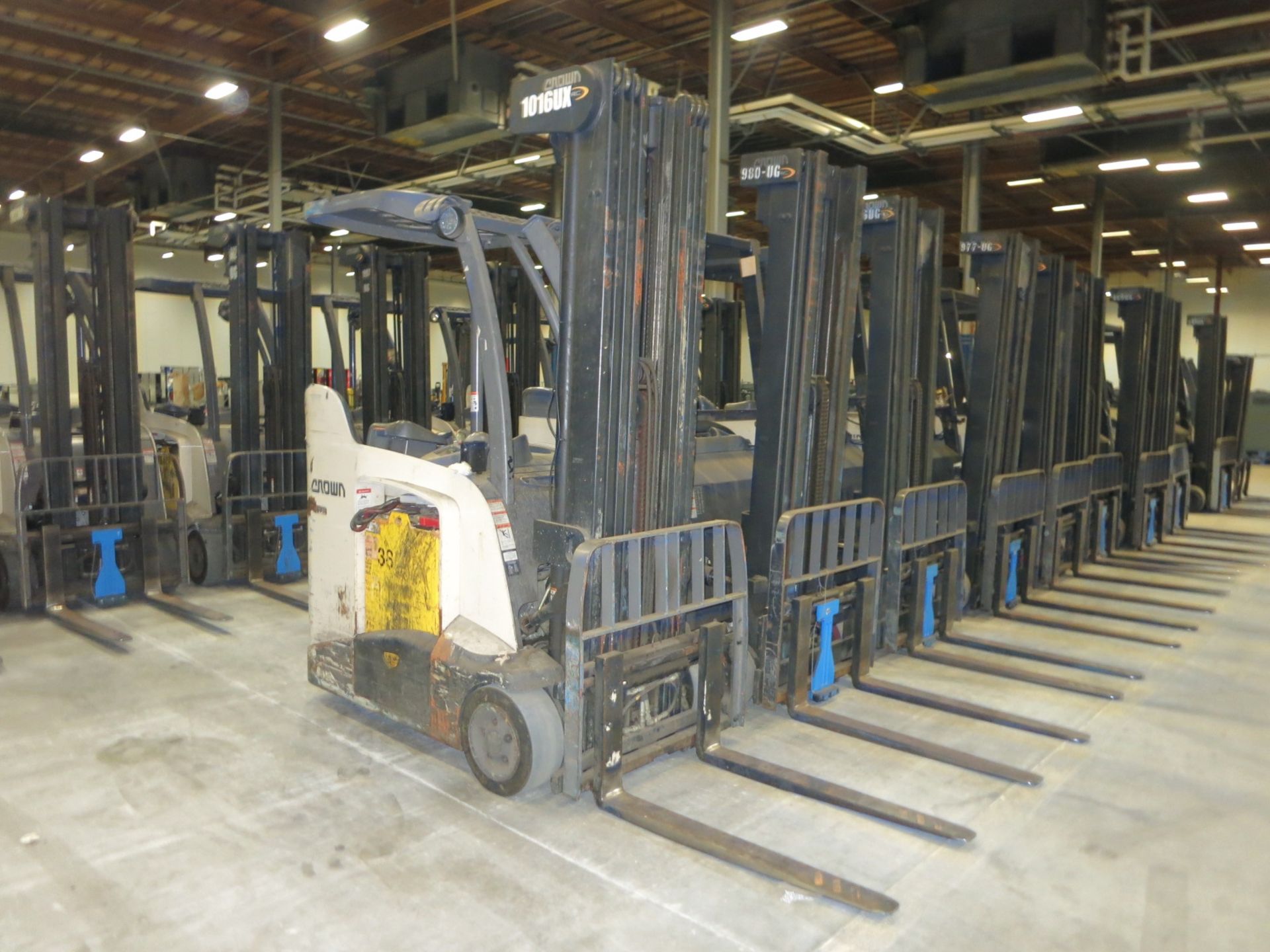 Forklift - Image 2 of 3