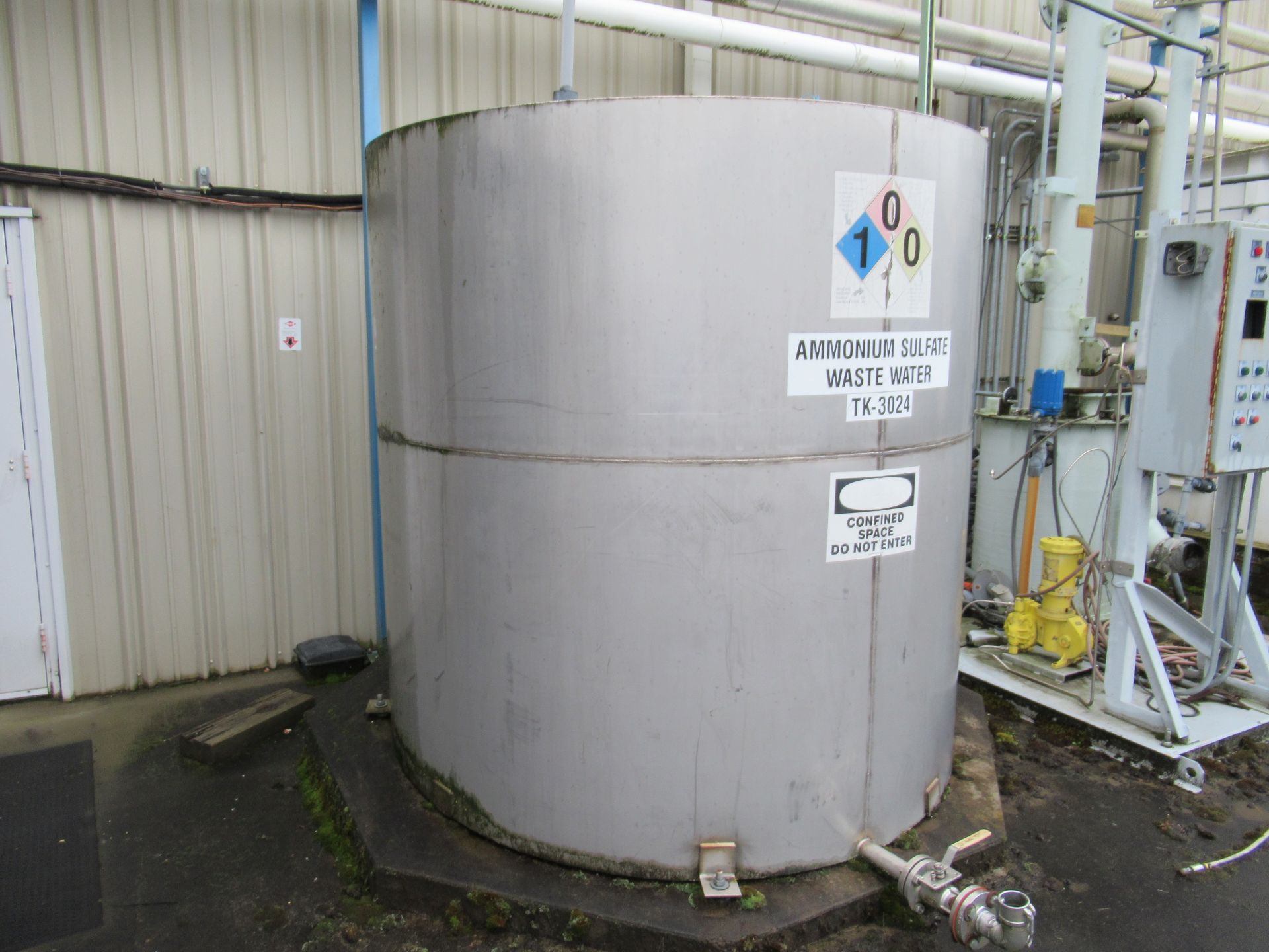 2000 Gal Storage Tank