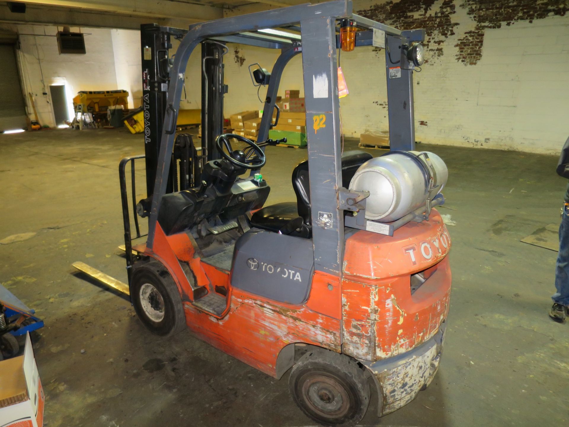 Forklift - Image 2 of 3