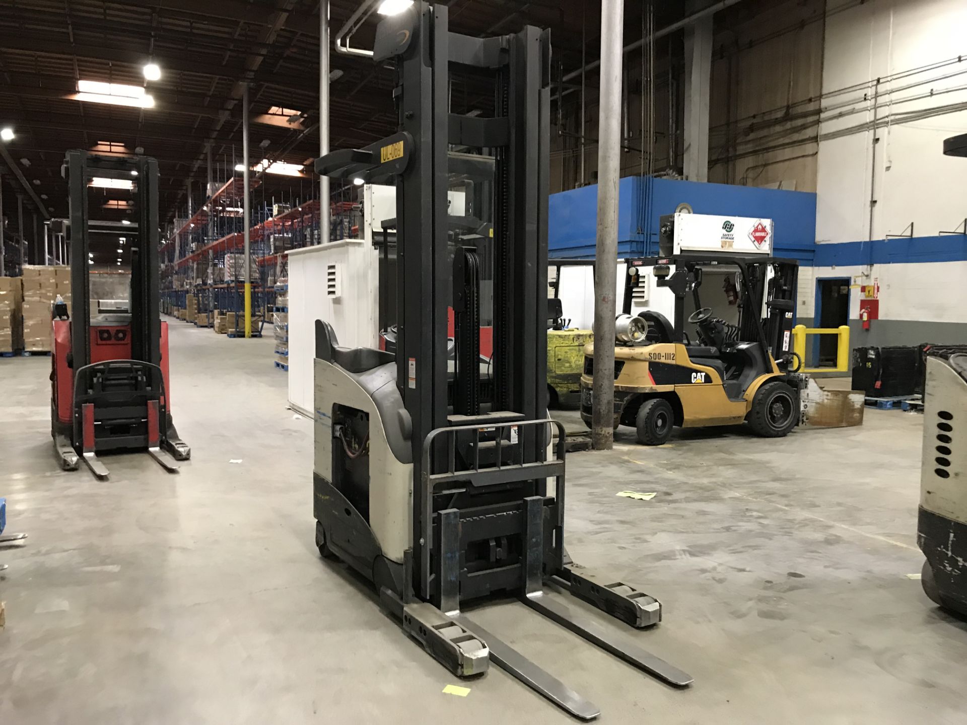 Forklift - Image 2 of 5