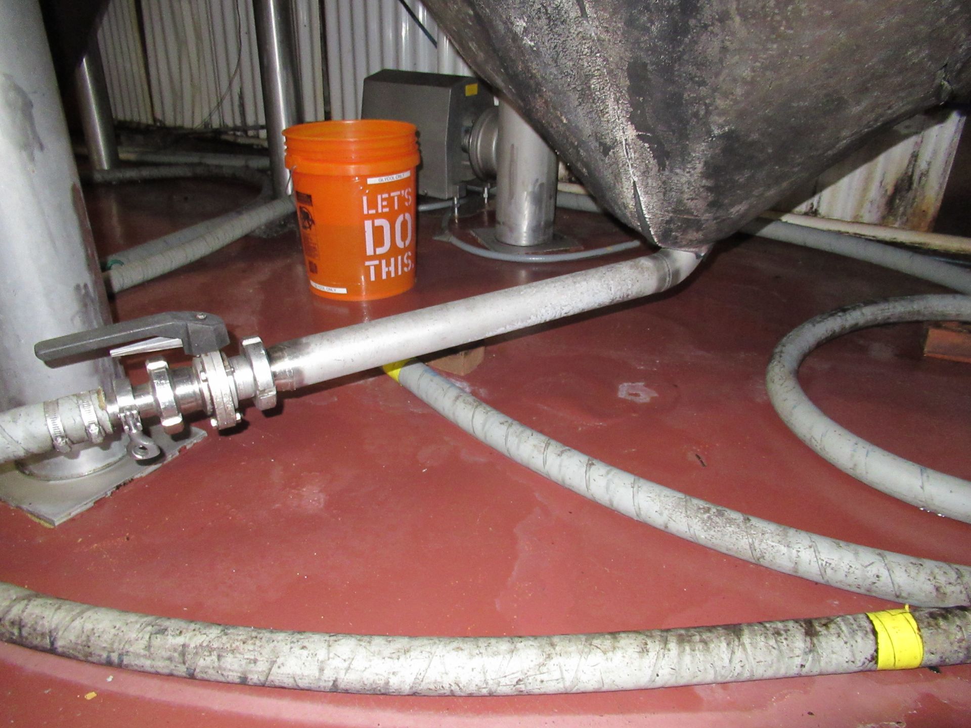 40 BBL Stainless Steel jacketed Brite beer tank - Image 5 of 5