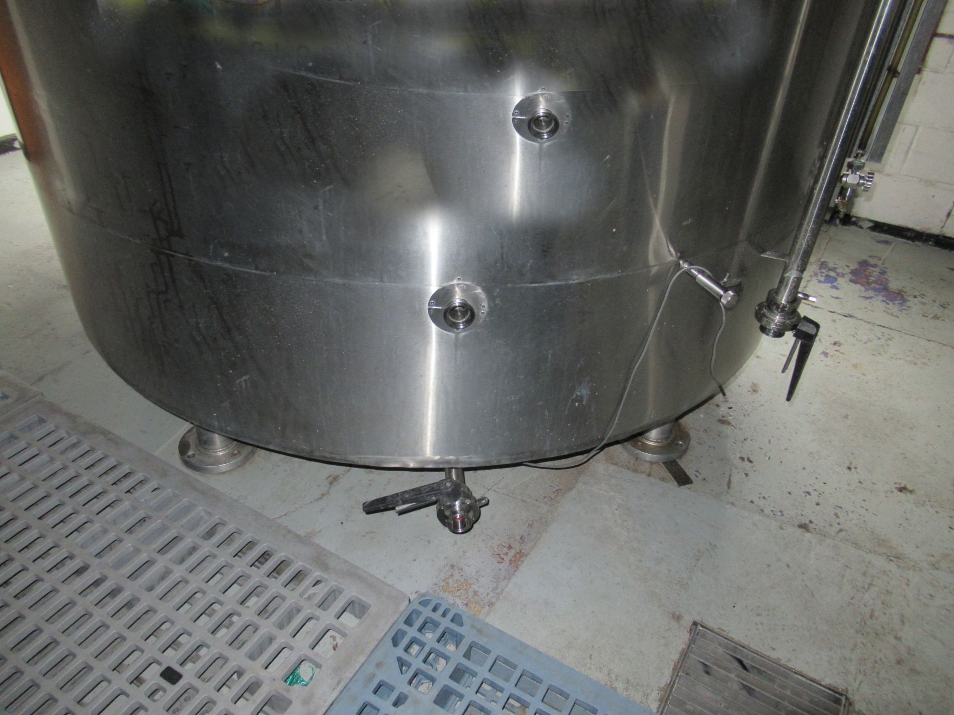 40 BBL Stainless Steel jacketed Brite beer tank - Image 4 of 5