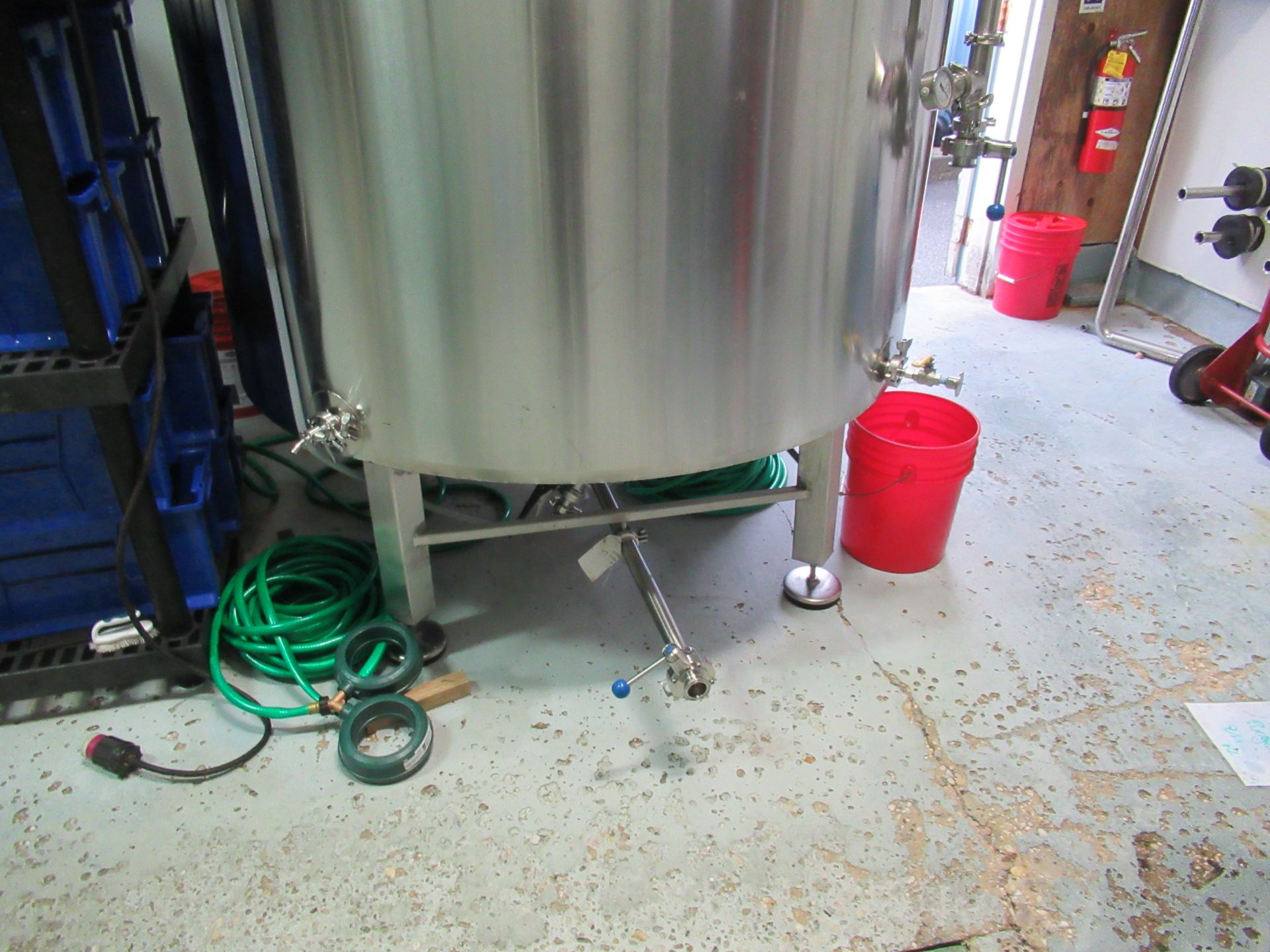 Tigpro 30 BBL Stainless Steel jacketed Brite beer tank - Image 2 of 9