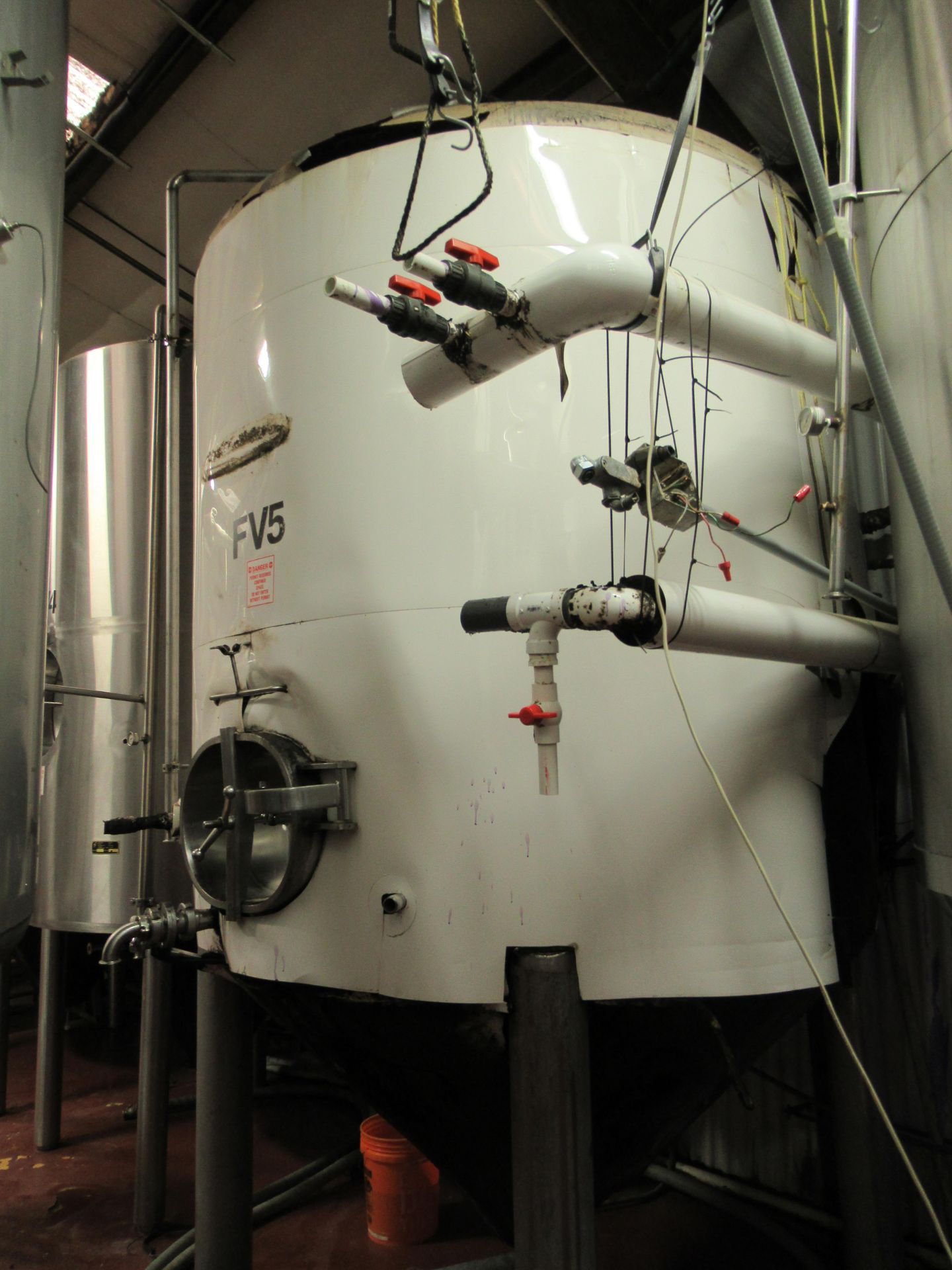 40 BBL Stainless Steel jacketed Brite beer tank - Image 3 of 5