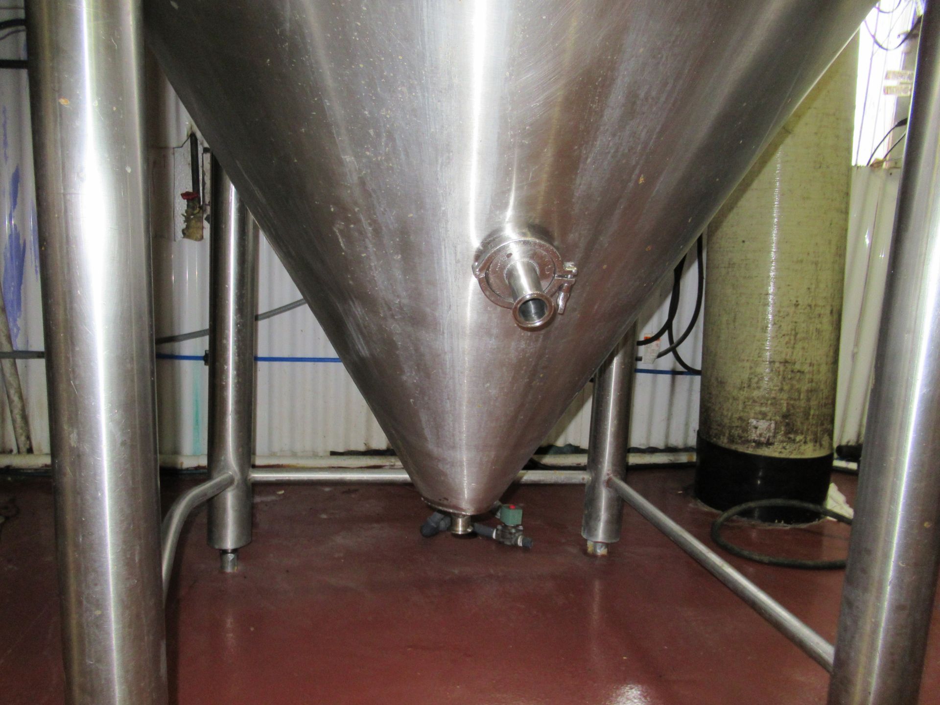 30 BBL Stainless Steel Cone Bottom jacketed fermenter - Image 2 of 4