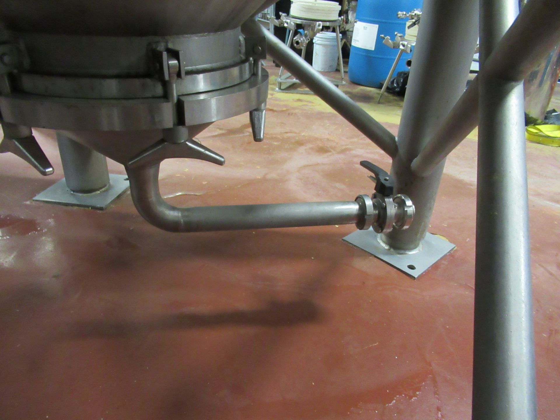 Mueller 70 BBL (2,220 gal.) Stainless Steel Cone Bottom jacketed fermenter - Image 4 of 5