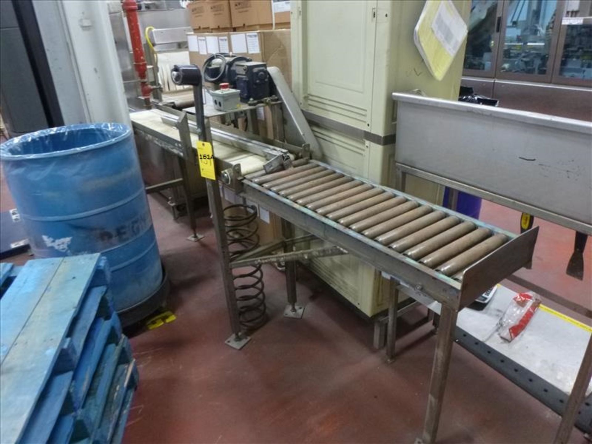 powered belt conveyor c/w gravity roller conveyor