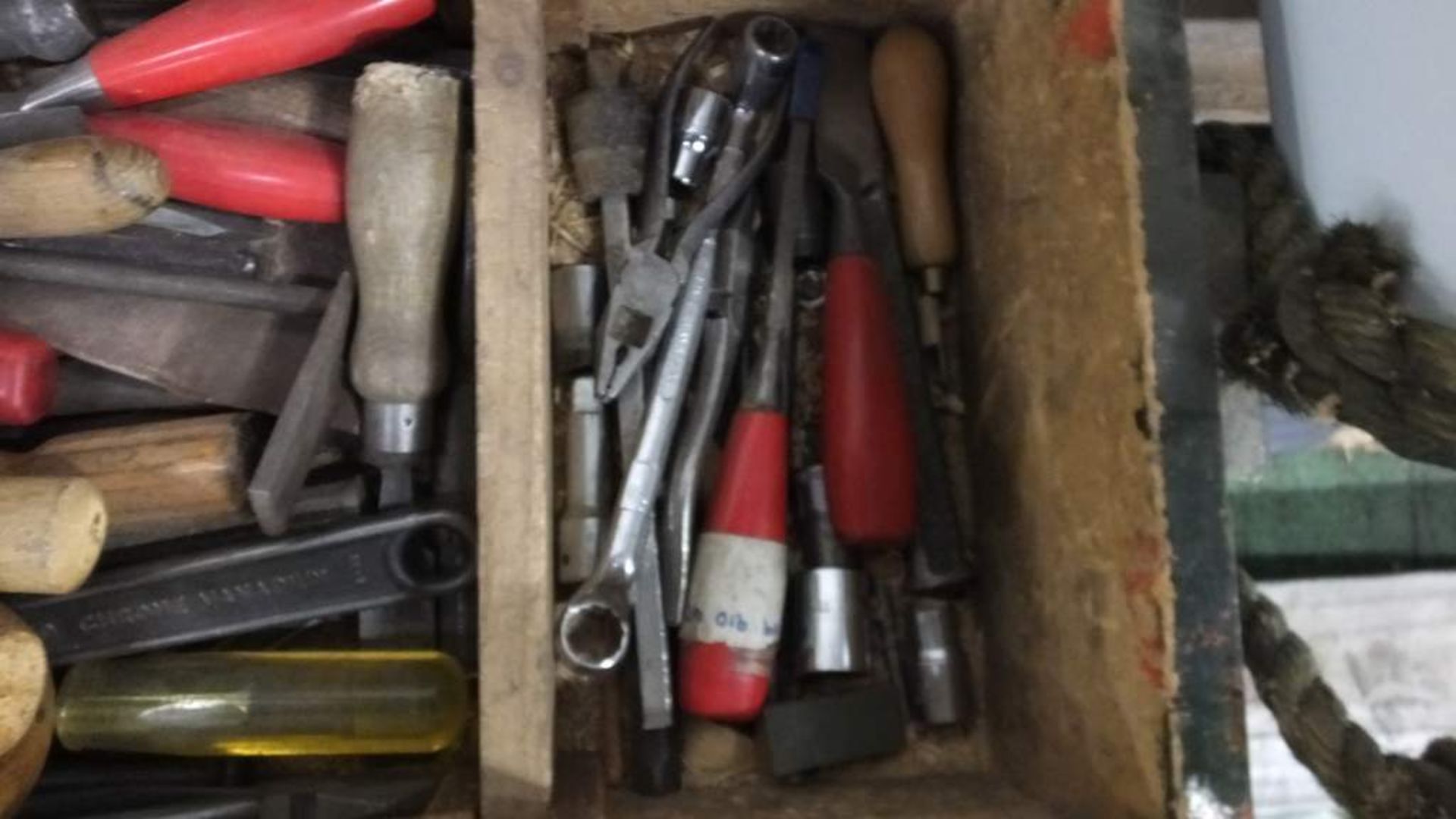 Wooden tool box with assorted tooling - Image 3 of 3