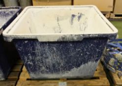 Plastic mixing tubs