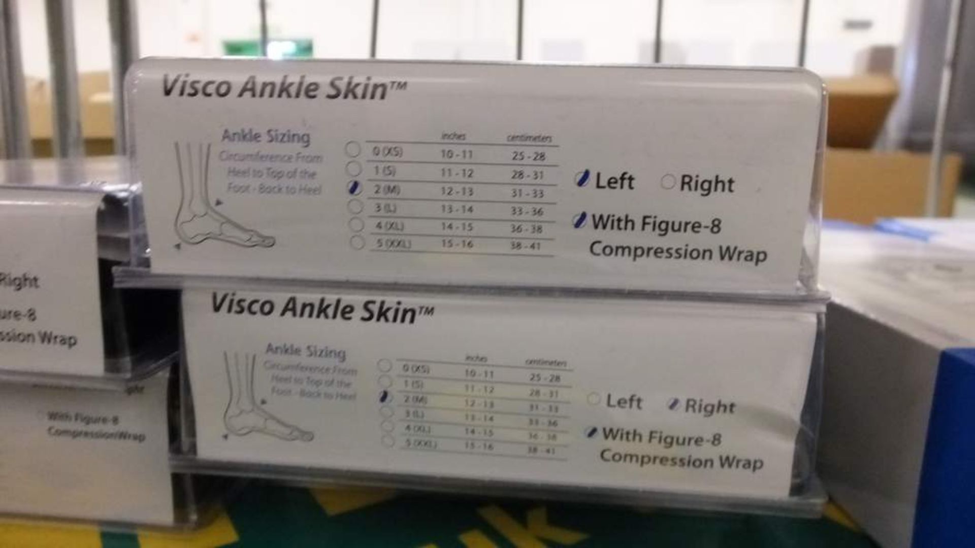 10x Various ankle supports & 1x Arm sling - Image 2 of 3