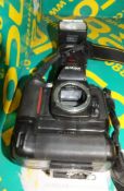 Nikon D100 camera with speed flash light