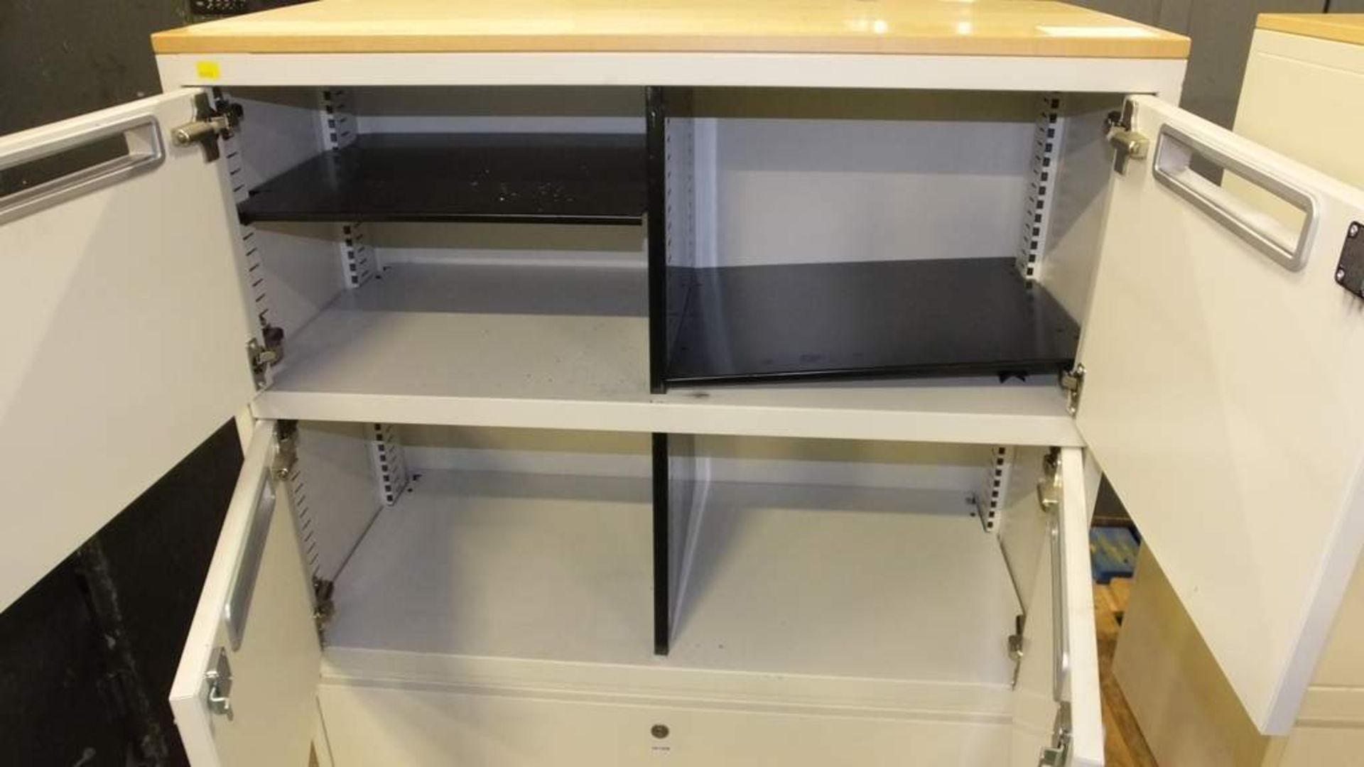 Office filing/storage cabinet - Image 2 of 2