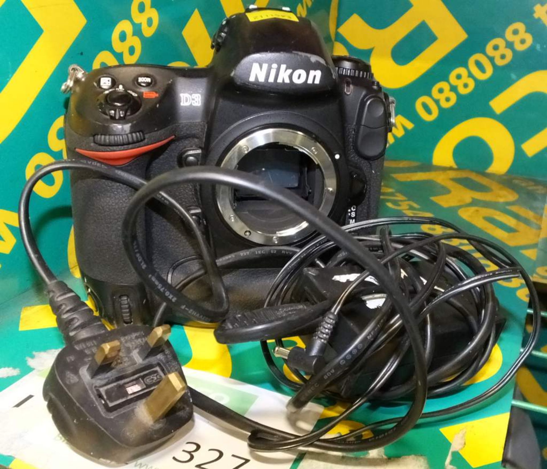 Nikon D3 Camera body & charger - no battery
