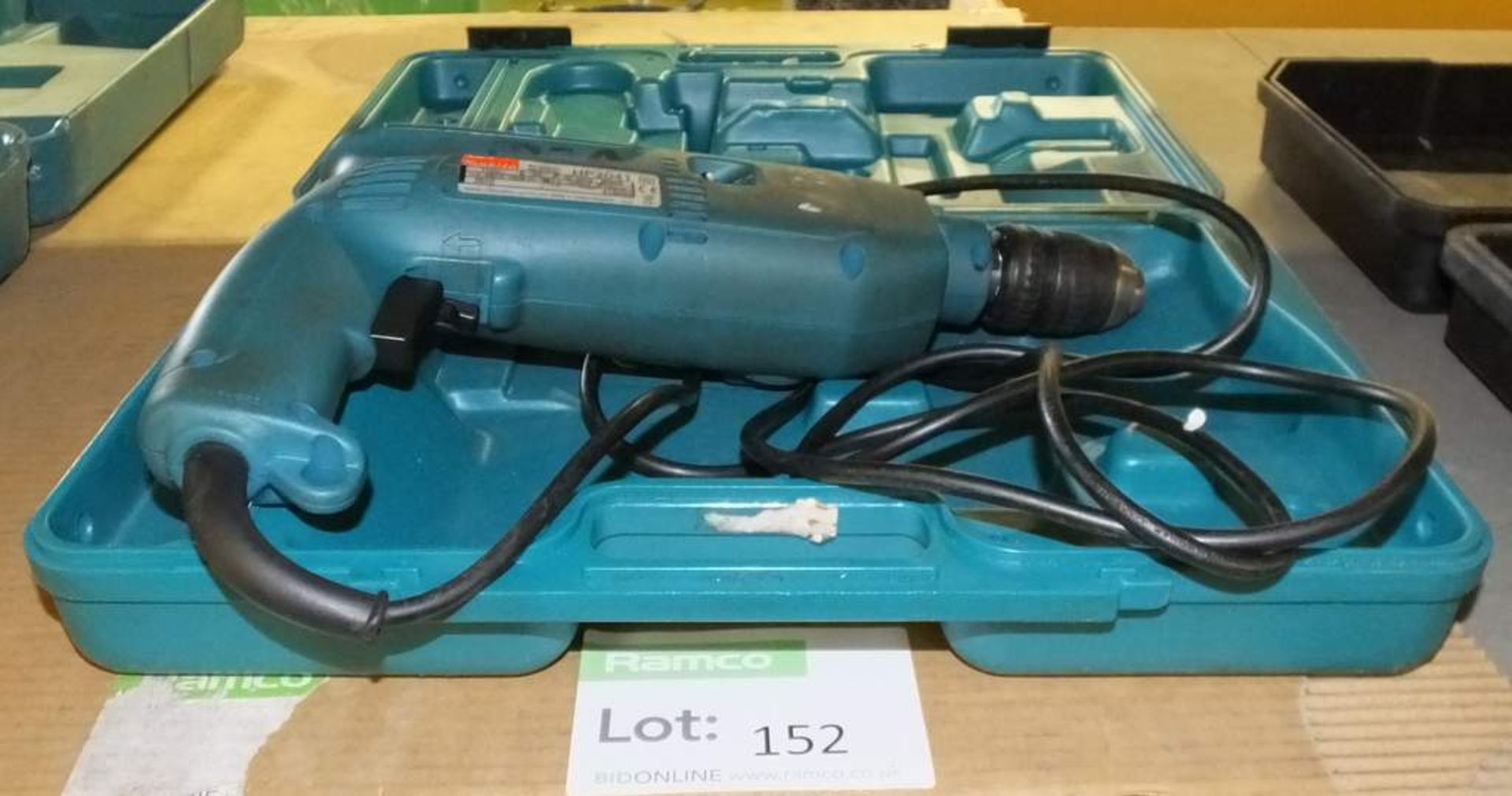 Makita HP2041 electric drill
