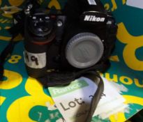 Nikon D700 camera and charger