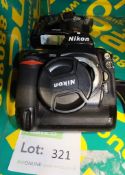Nikon D2x camera & charger - no battery