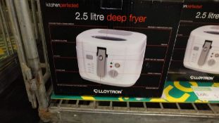 3x Lloytron 2.5L deep fryer