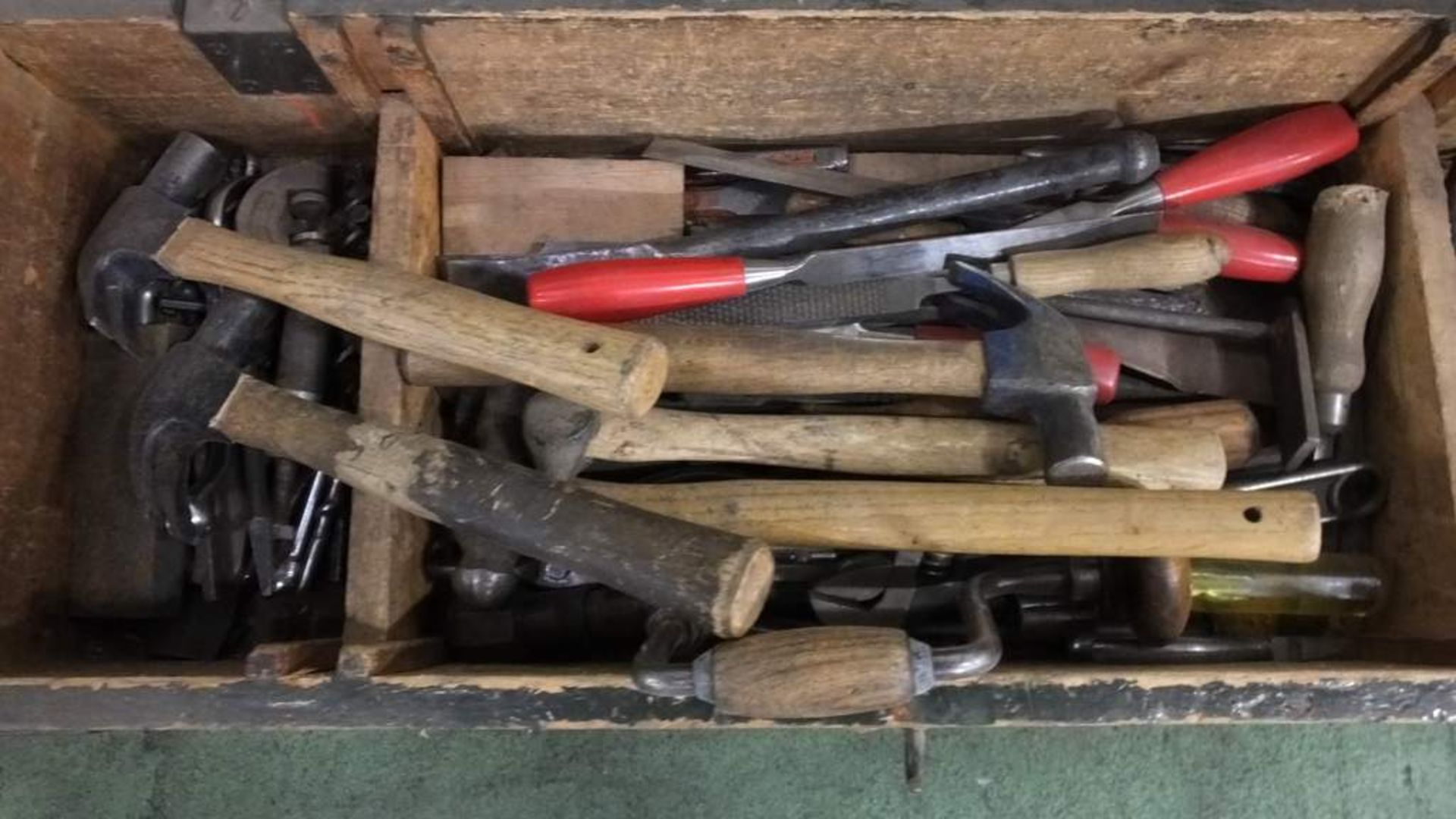 Wooden tool box with assorted tooling - Image 2 of 3