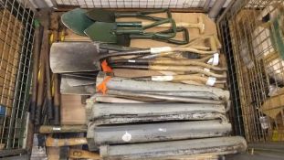 Various items - folding shovels, spades, bolt cutters, axes & rams