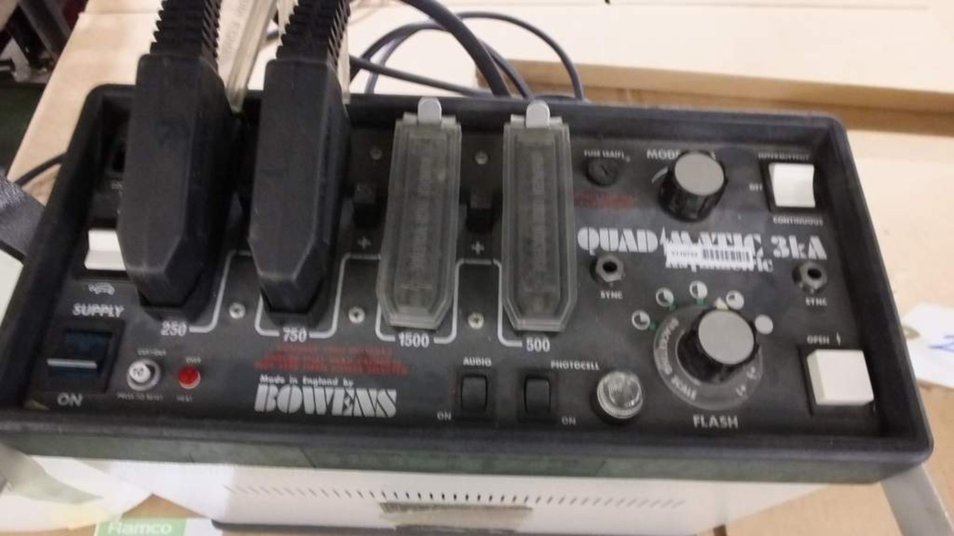 Bowens Quad matic ring lite & Quad matic 3ks light power supply - Image 3 of 6