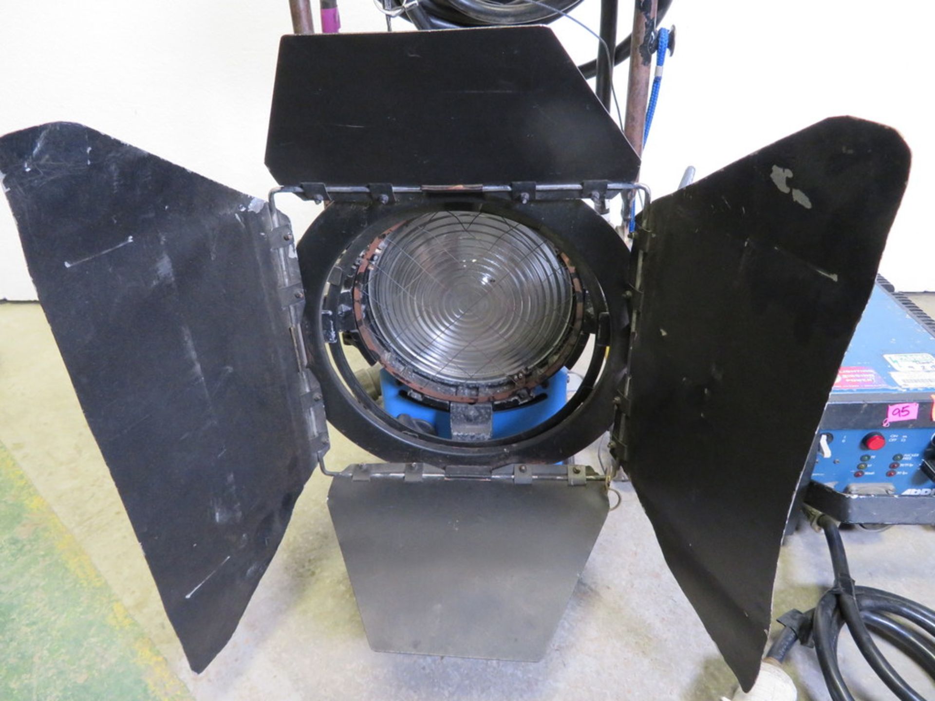 1 x Arri 1.2Kw MSR fresnel c/w electronic ballast & header cable - Image 3 of 5